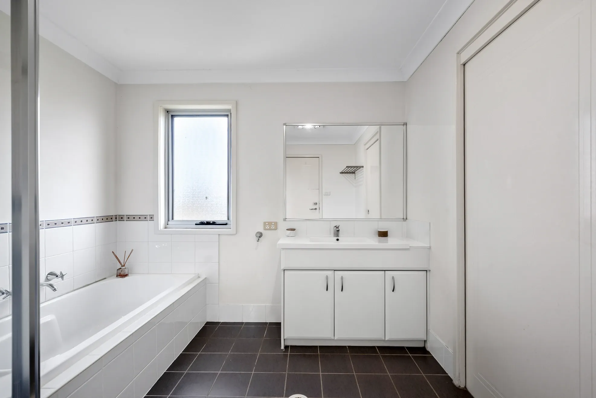 26 St Simon Close — photo 8 of 11
