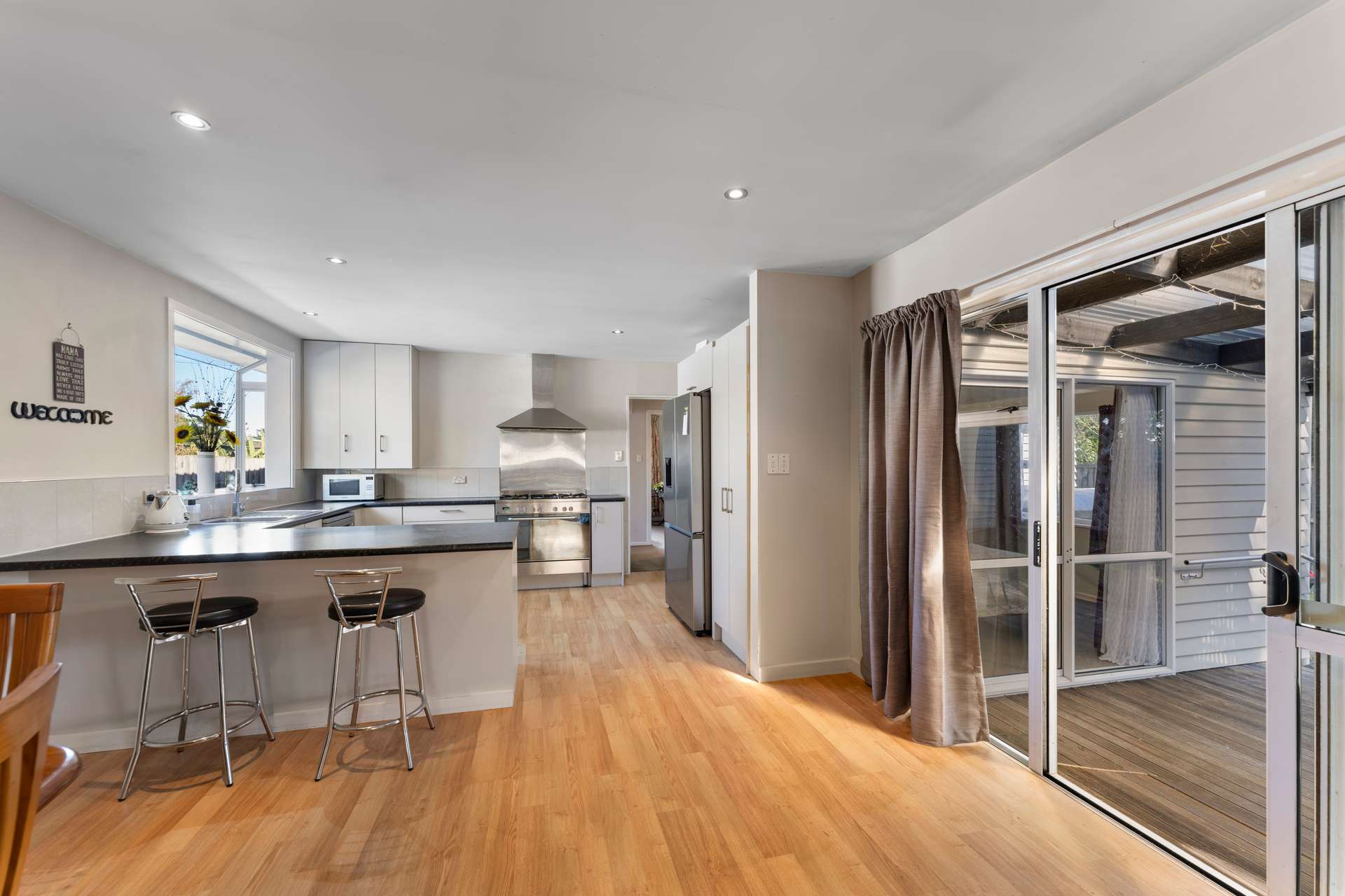 16 Woodend Road photo 2