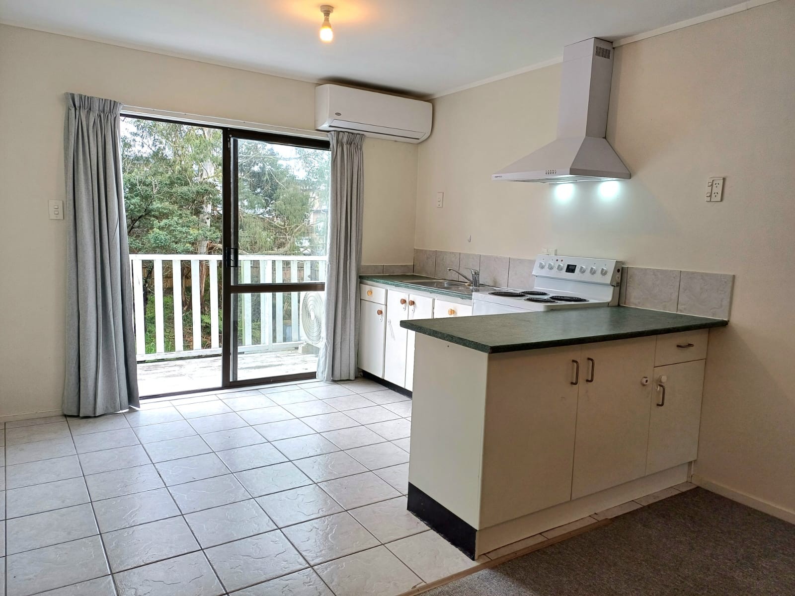 28B Sunnyside Road, Sunnyvale, Waitakere City