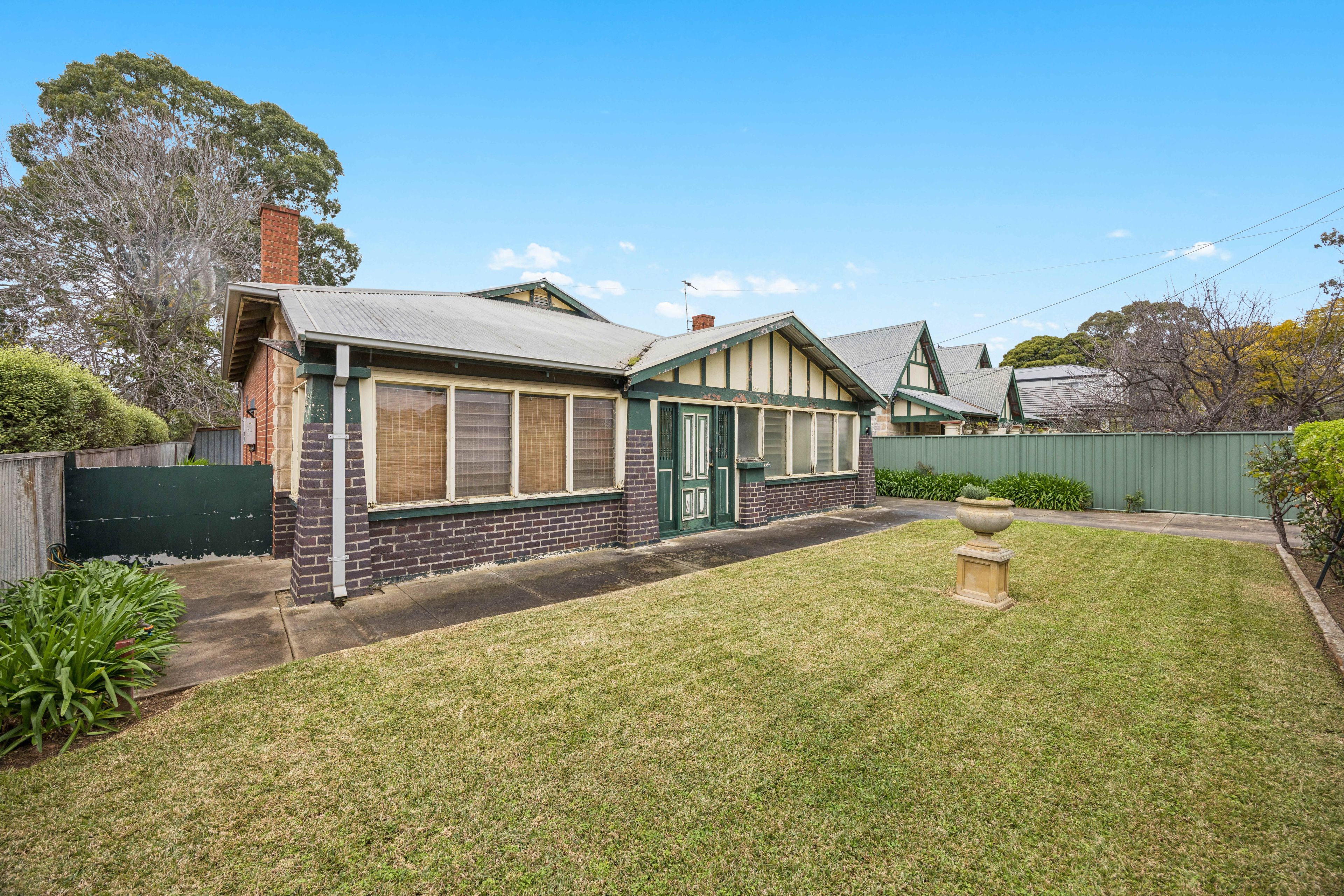 19 Leslie Street West, St Clair, SA 5011