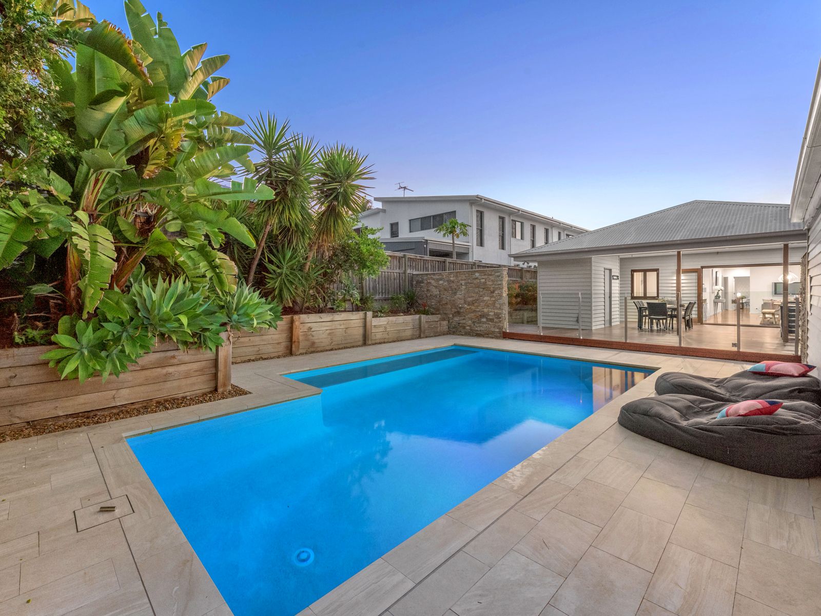 52 Herbert Street, Camp Hill QLD 4152