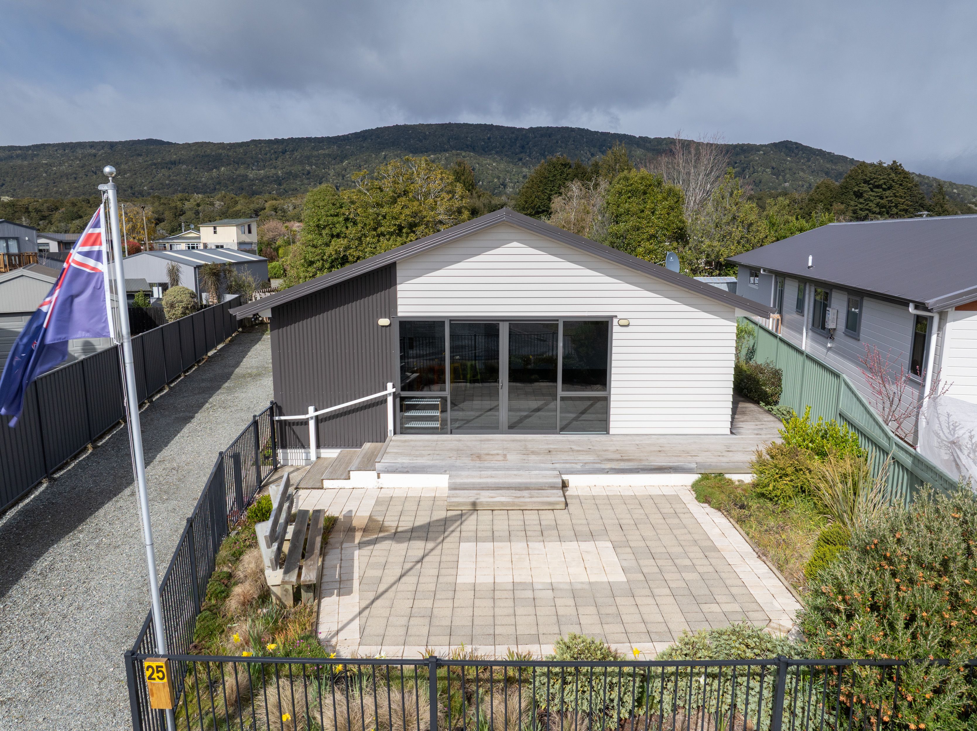 25 Motu-Au Close, Manapouri, Southland District