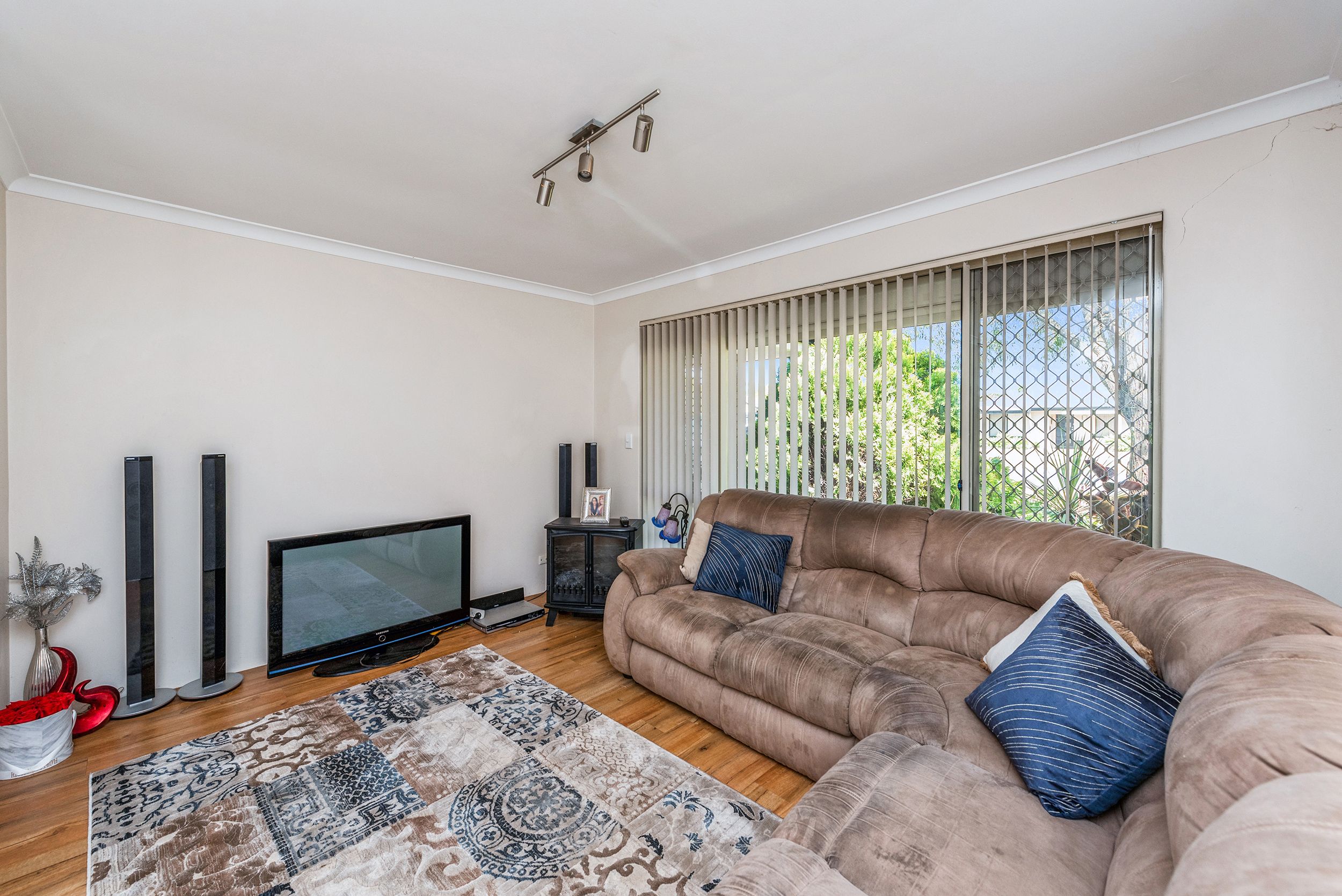 105 Woodbridge Drive, Cooloongup, WA 6168