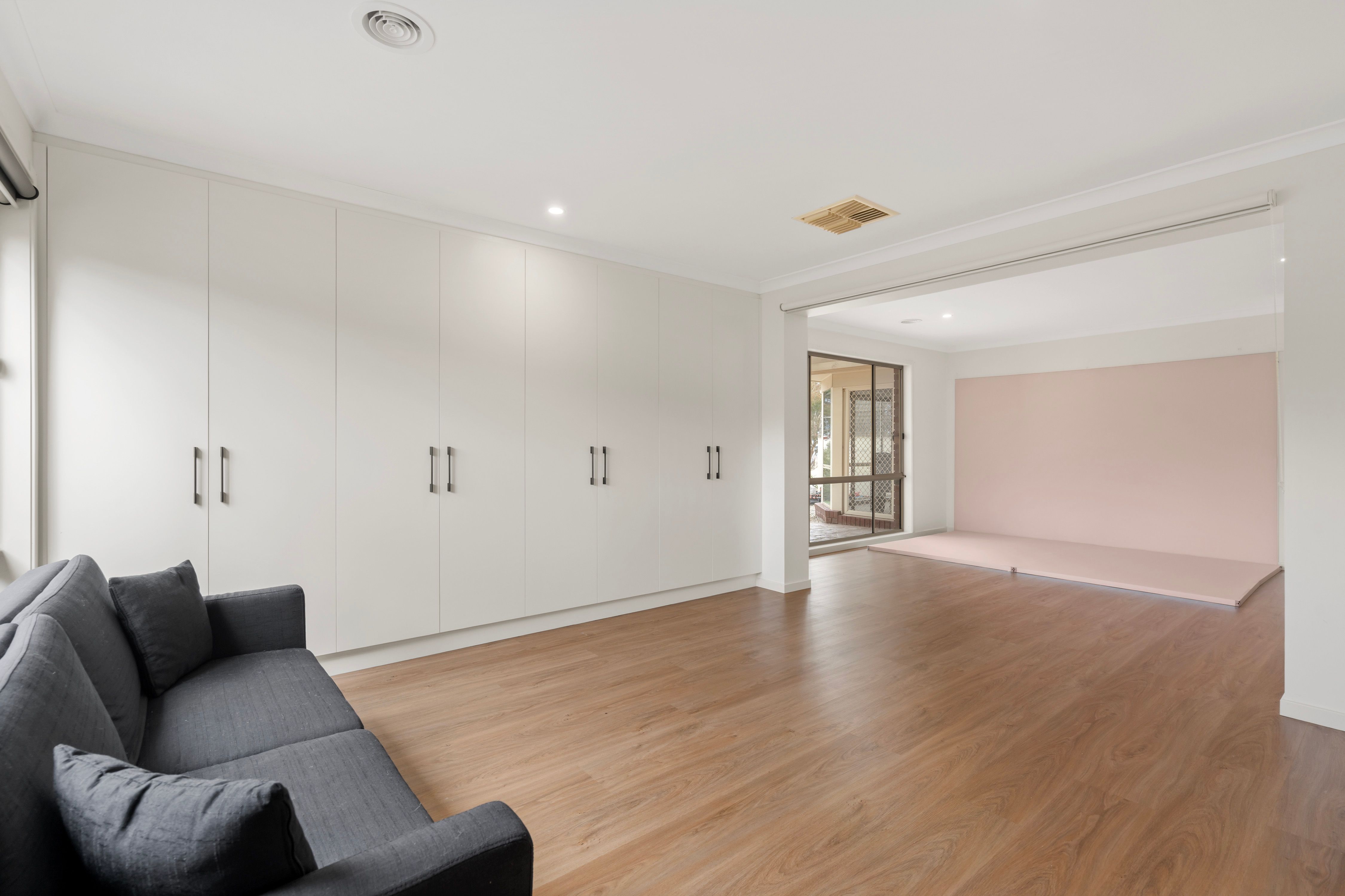 7 Lucern Close — photo 9 of 23