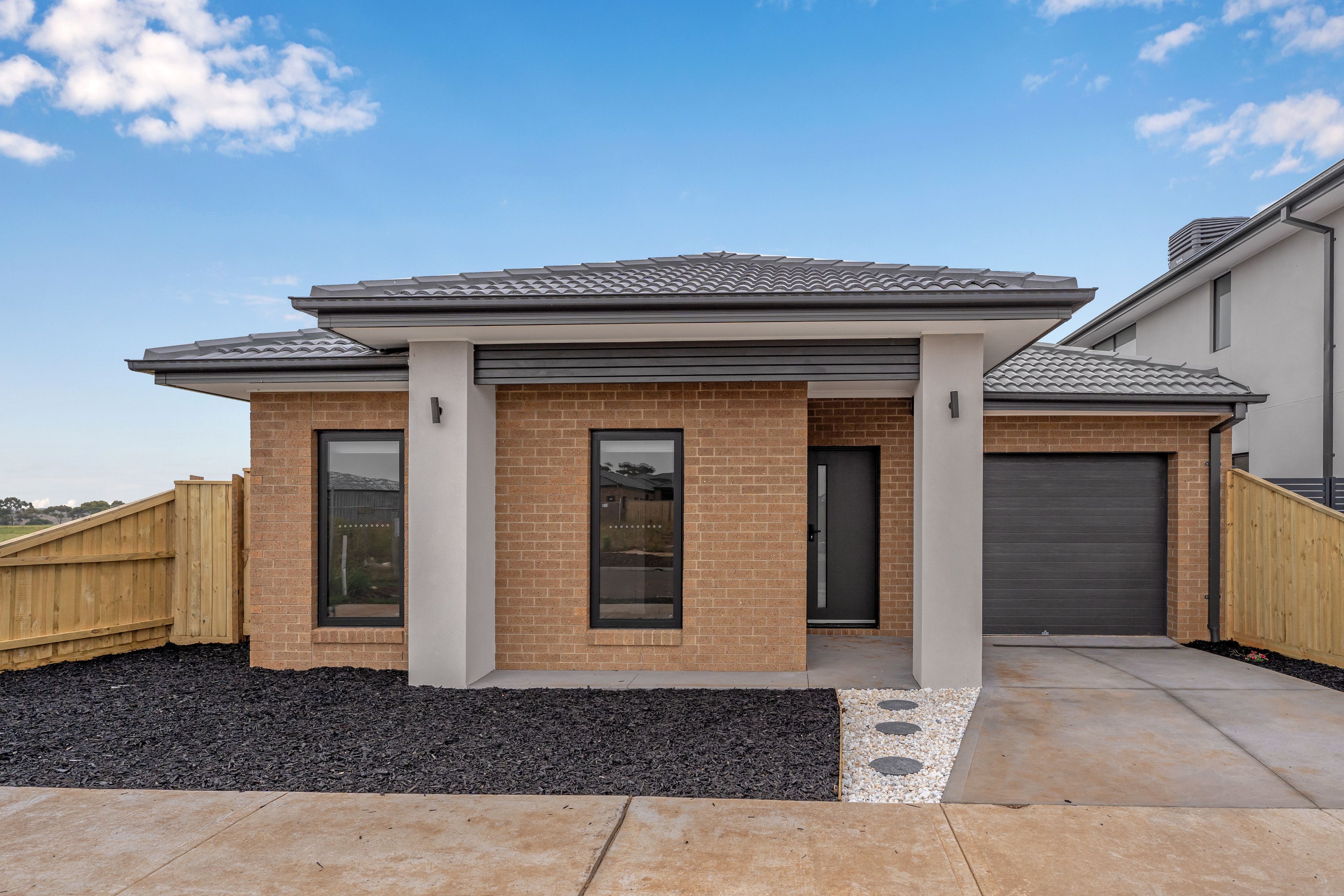8 Vincenza Avenue, Truganina, VIC 3029 Leased House Ray White Werribee