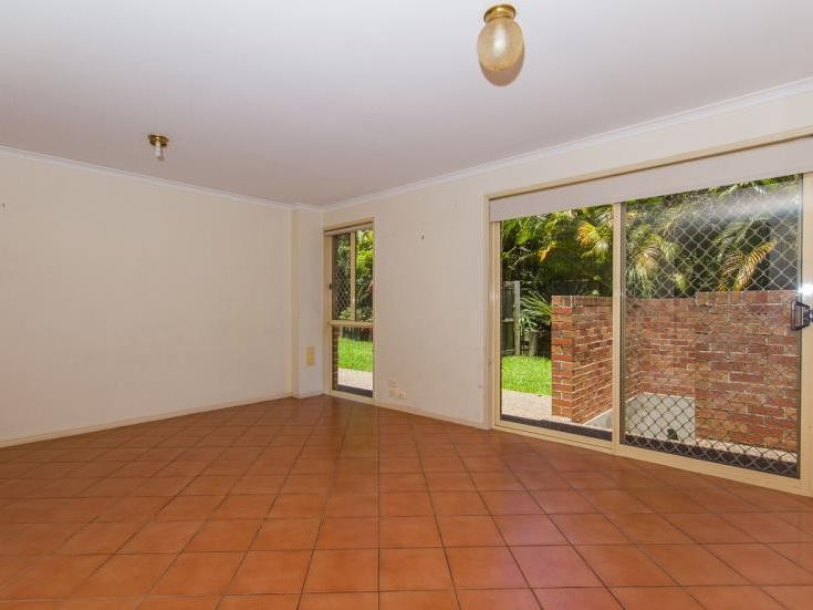 6-208 Scarborough Street, Southport, QLD 4215