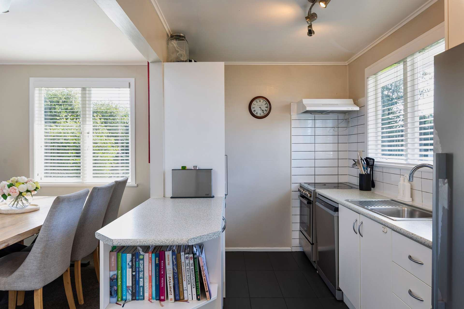 31 Marshall Laing Avenue photo 6