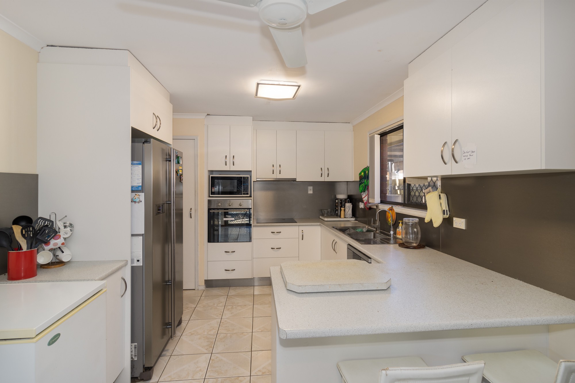 30 Limpus Street, Urangan, QLD 4655