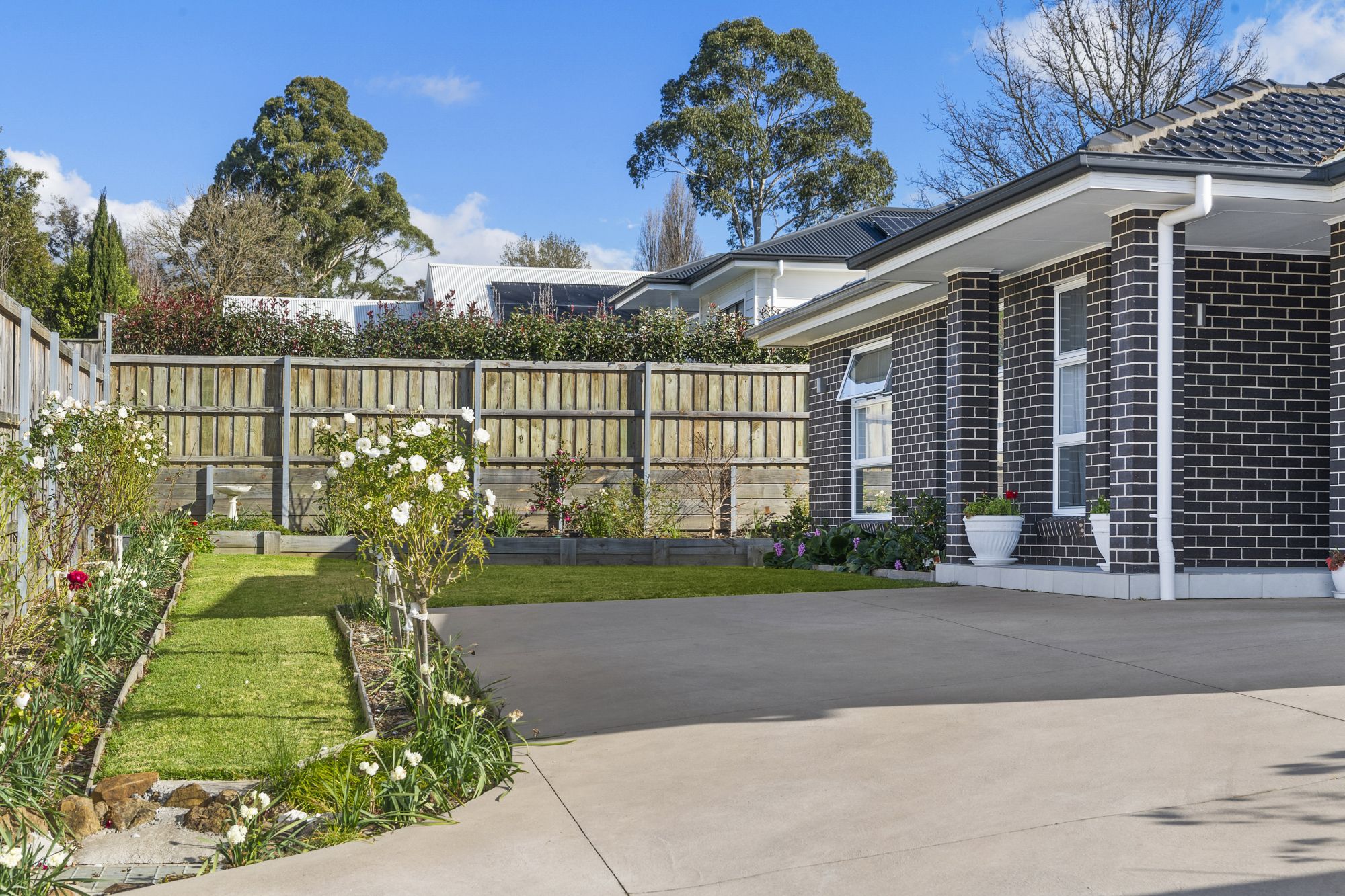 43 Young Road — photo 11 of 12