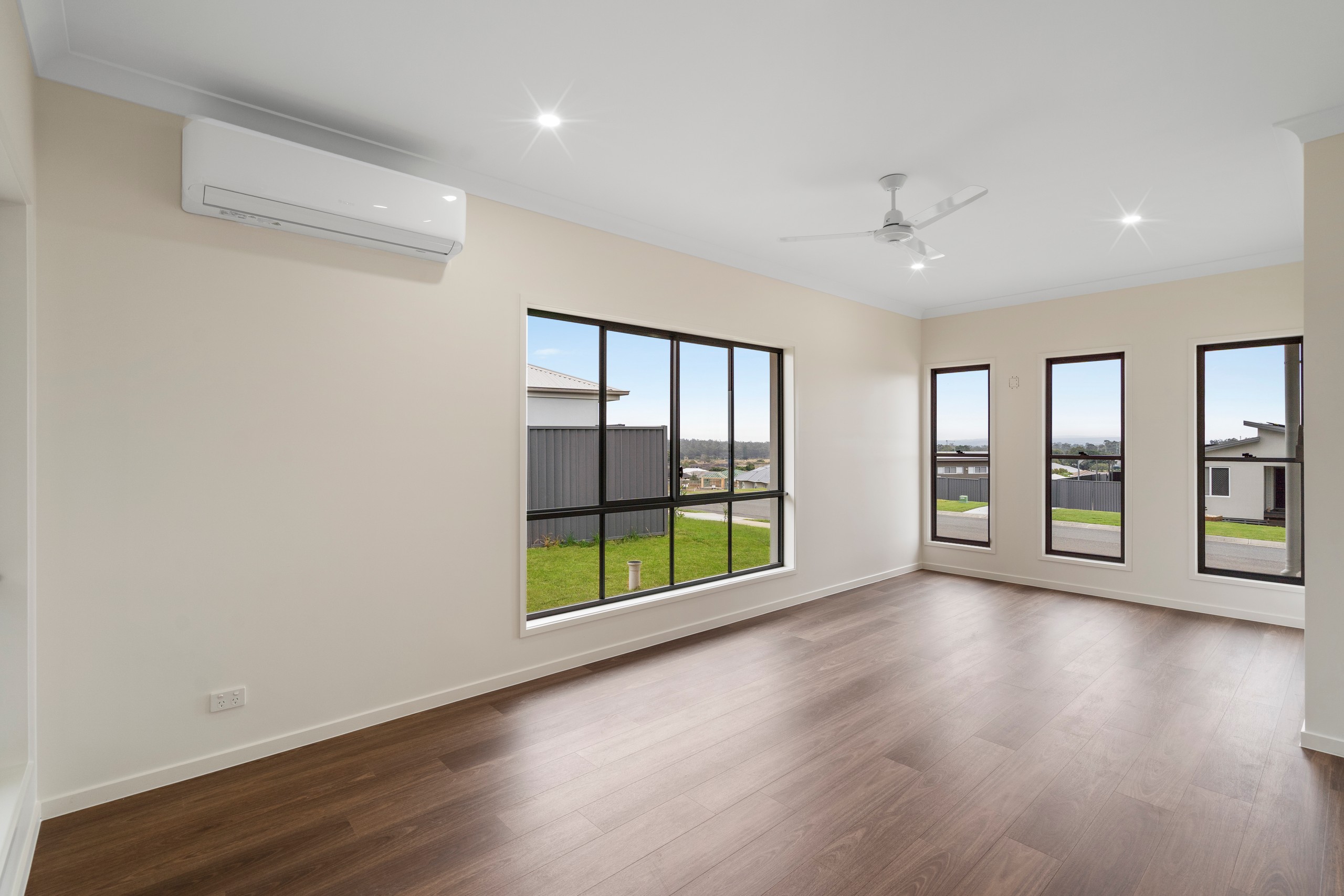 14 Pelican Street, Lowood, QLD 4311