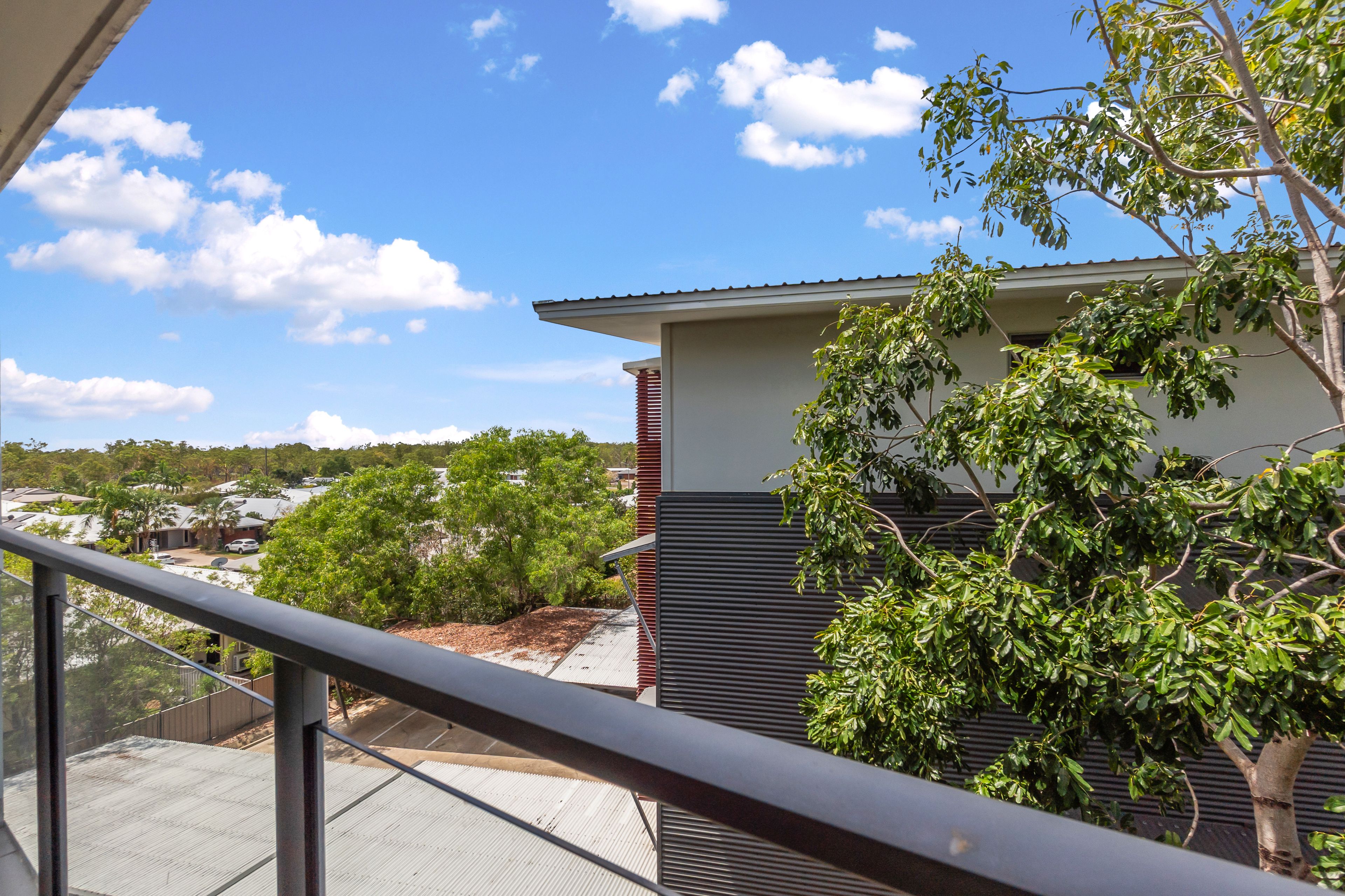 52/15 Fairweather Crescent — photo 8 of 13