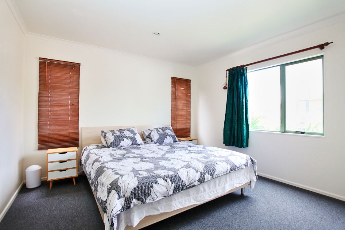 11 Crimson Park, Oteha, North Shore City