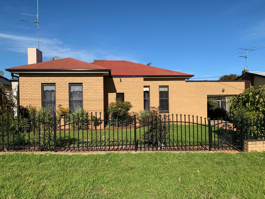17 Cedric Street, Junee, NSW 2663