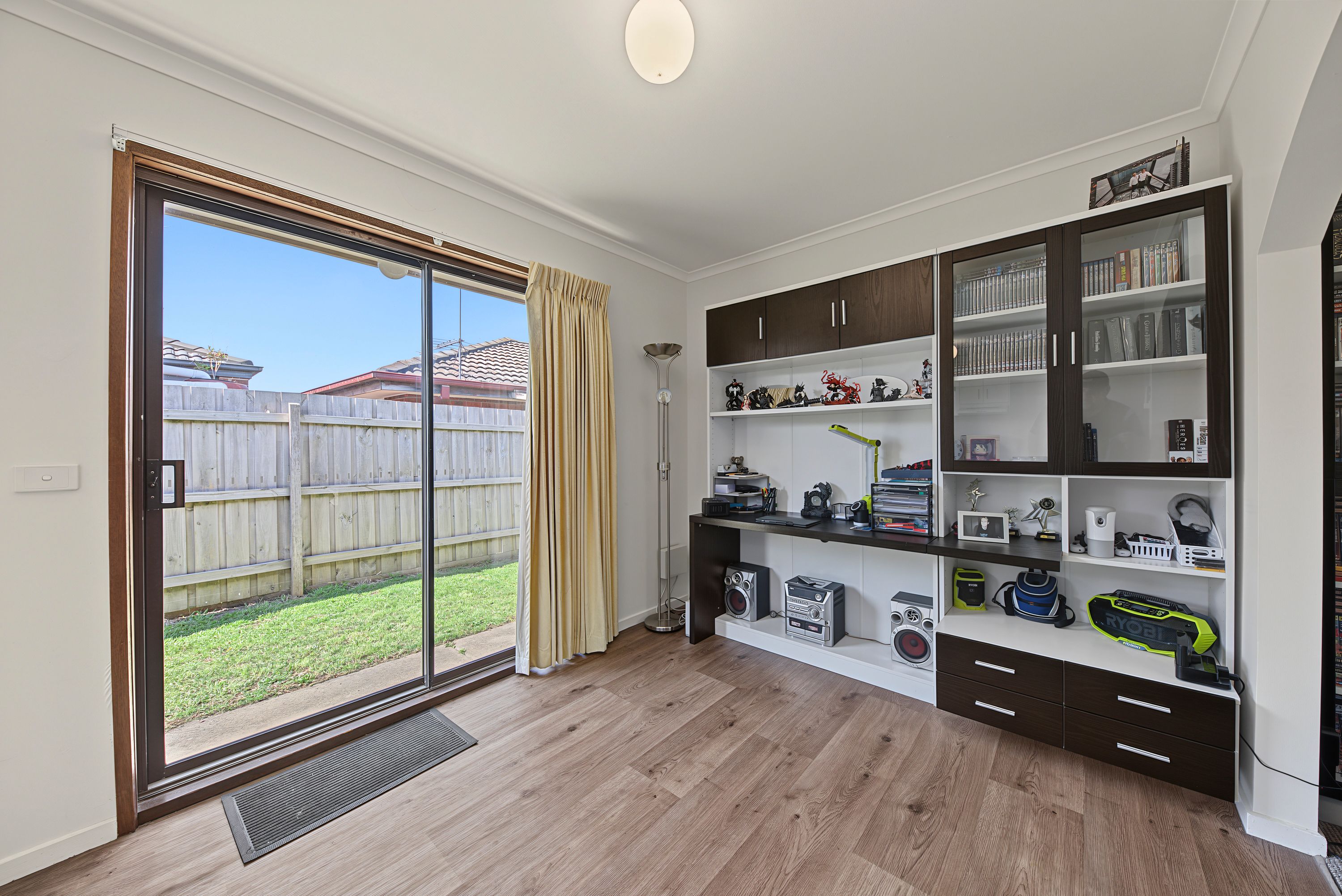 2/11 Acacia Court — photo 7 of 17