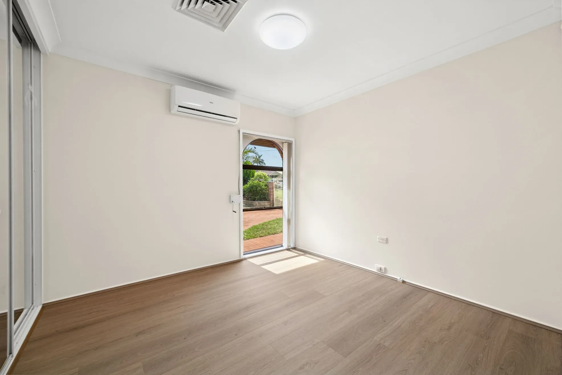 26 Lucinda Avenue — photo 5 of 9