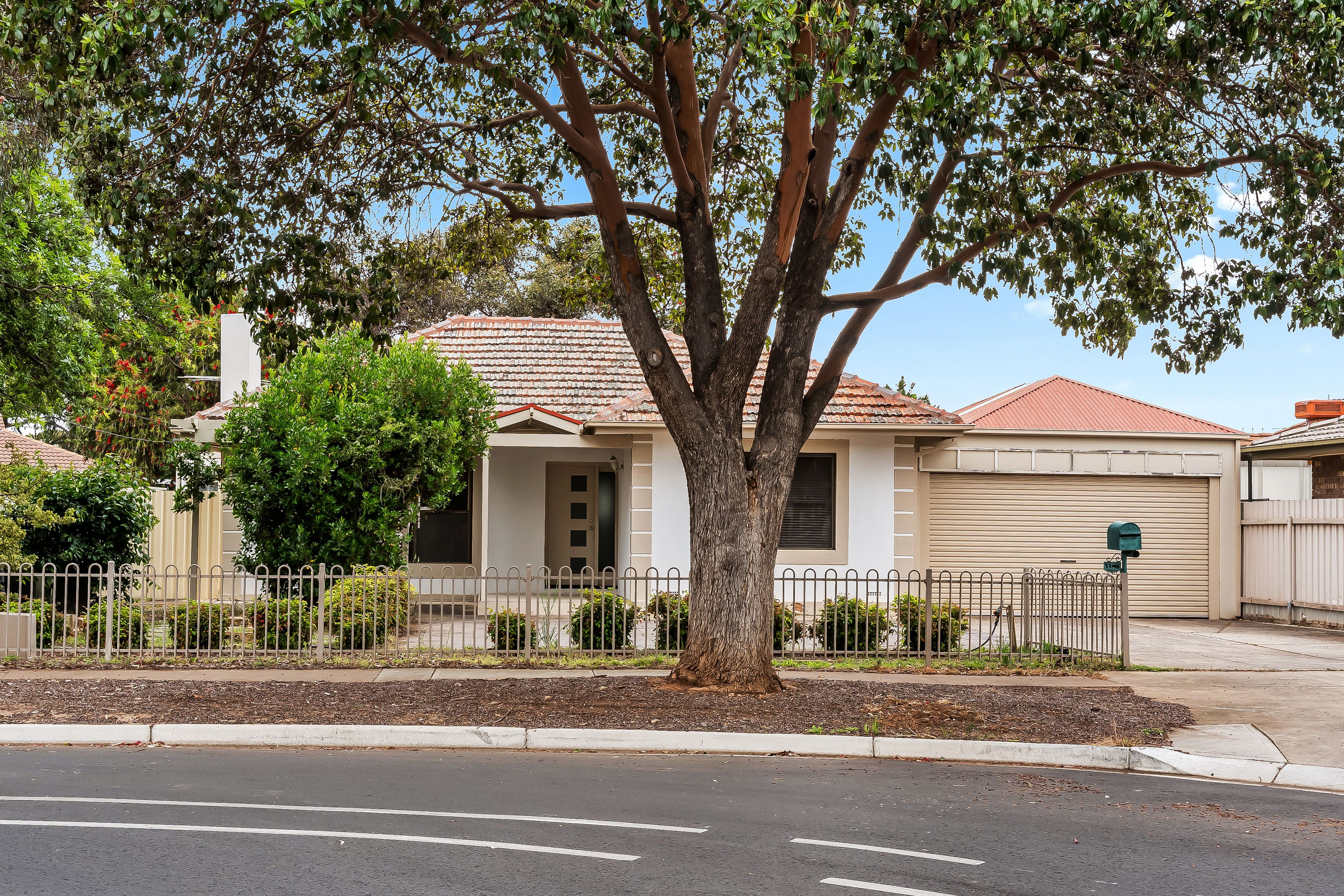 1 Iona Street , Broadview SA 5083