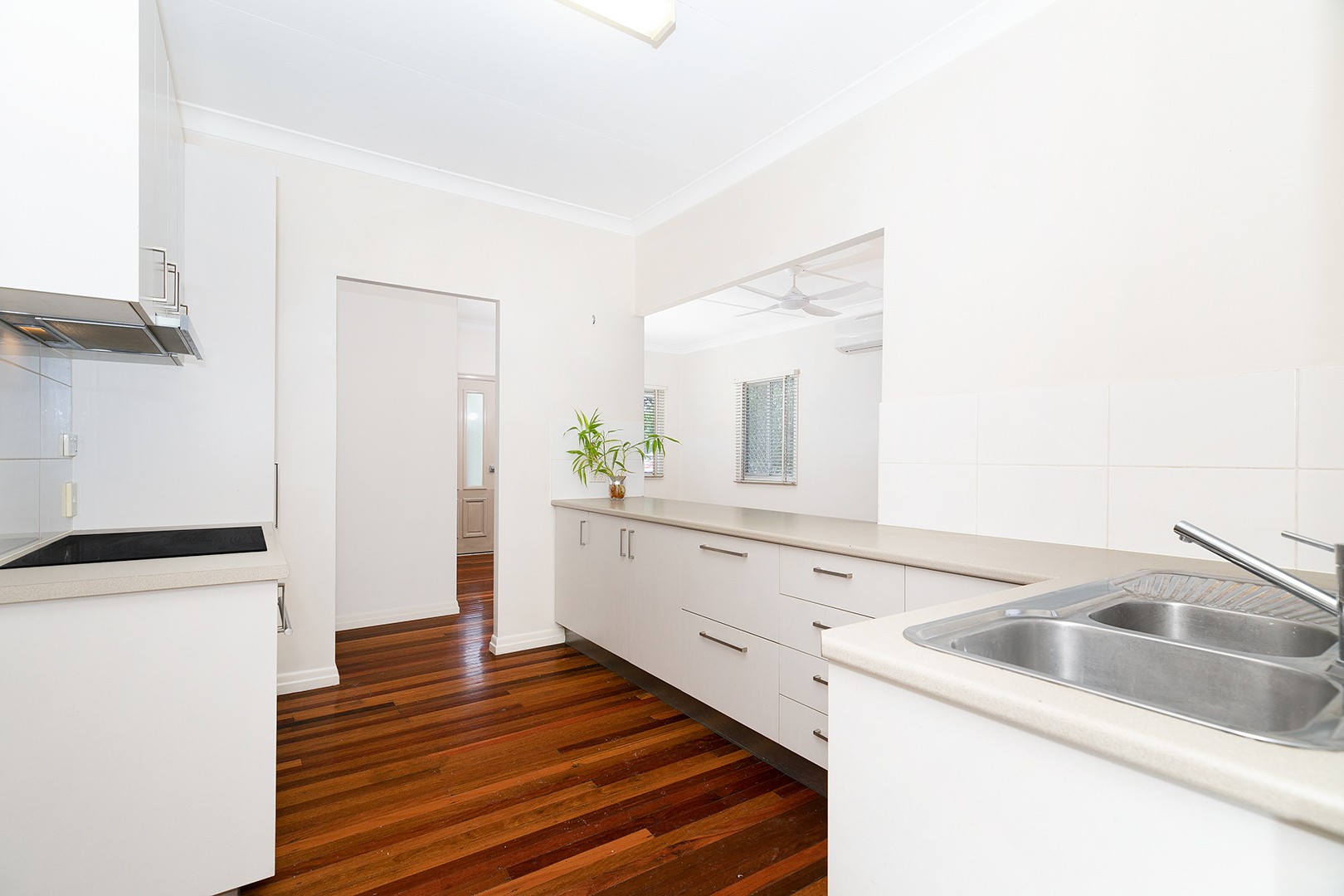 9 Calston Street, Oxley, QLD 4075