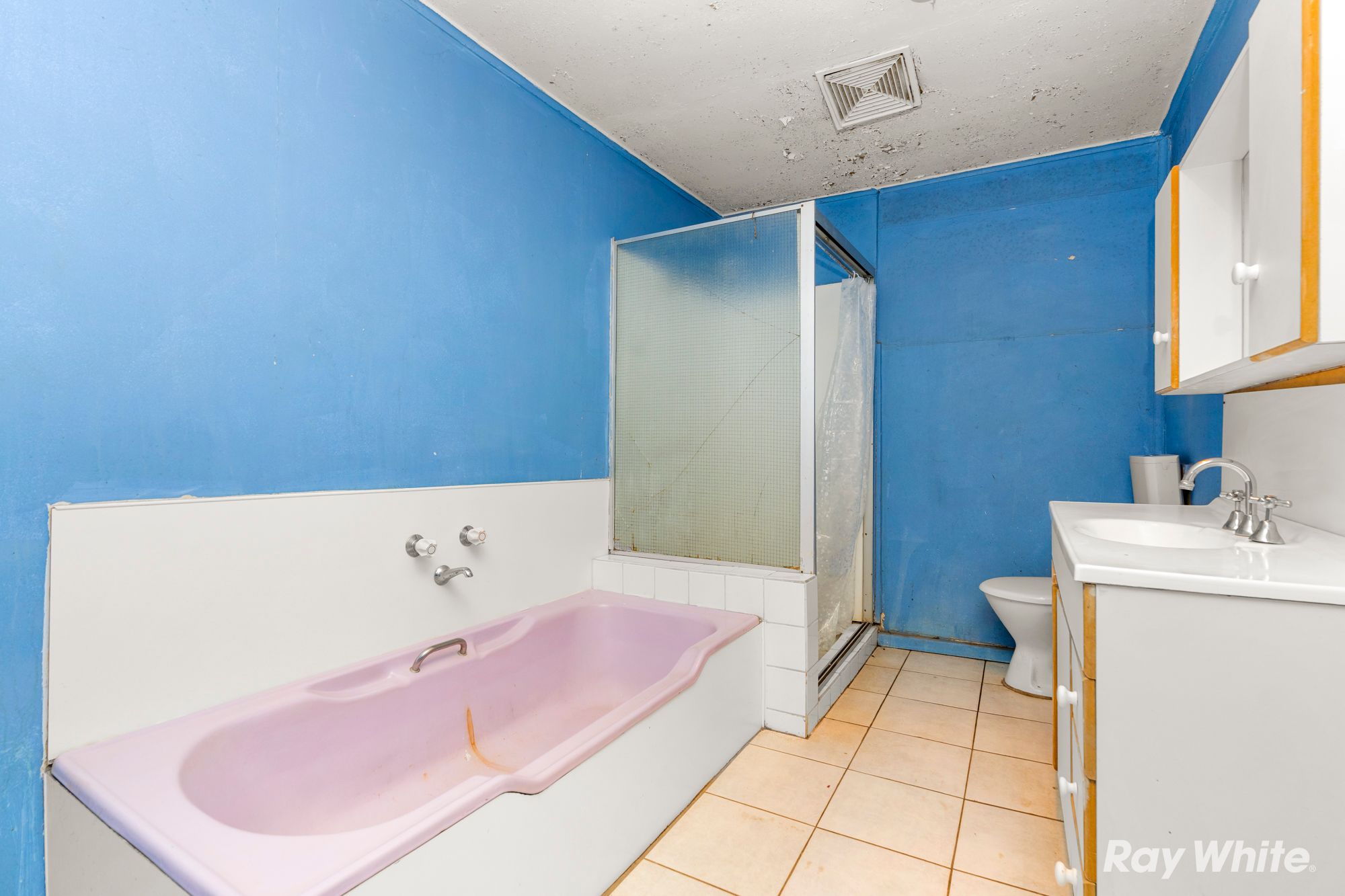 52 Kemp Street — photo 7 of 14