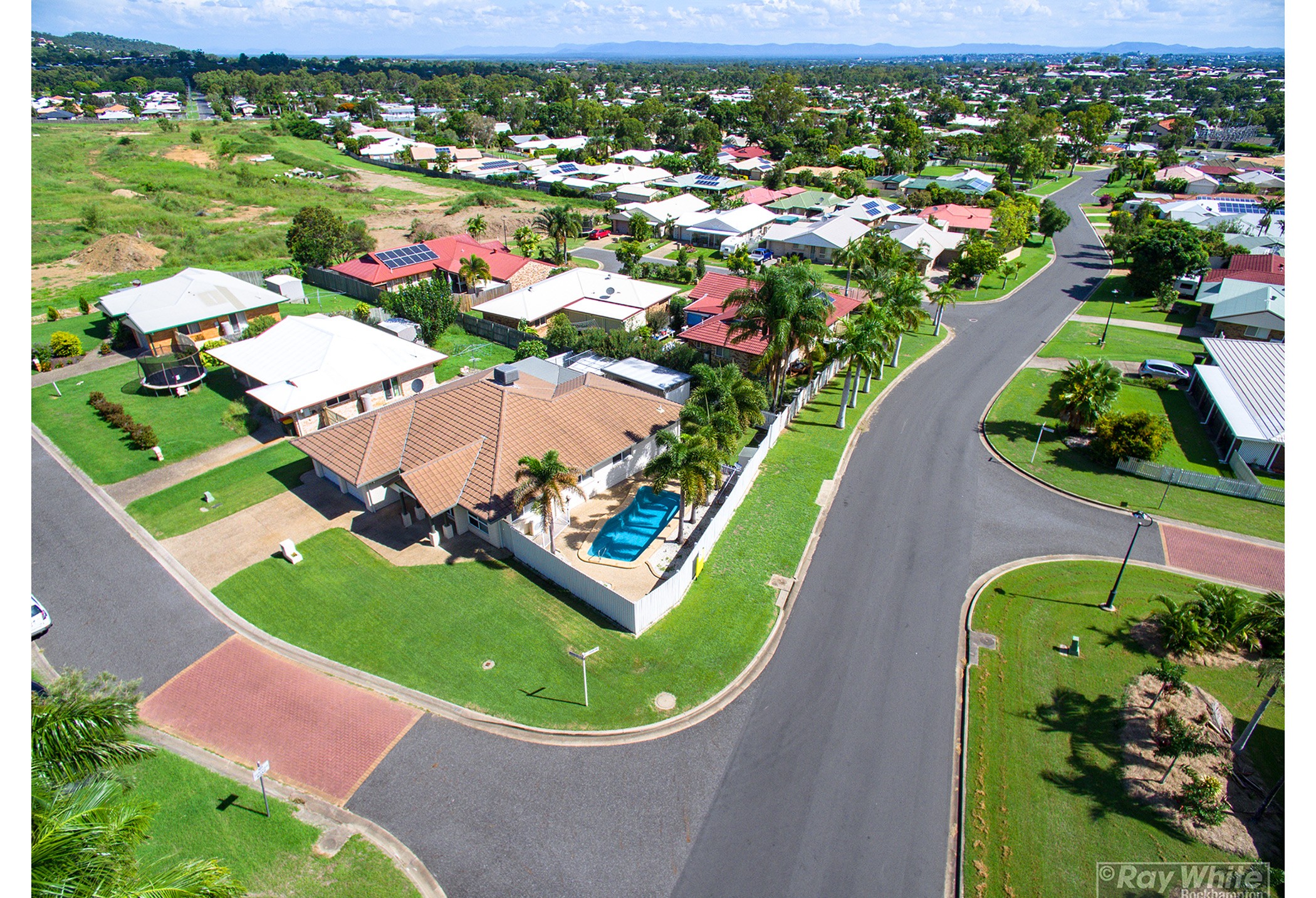 2 Nardoo Close, Norman Gardens, QLD 4701