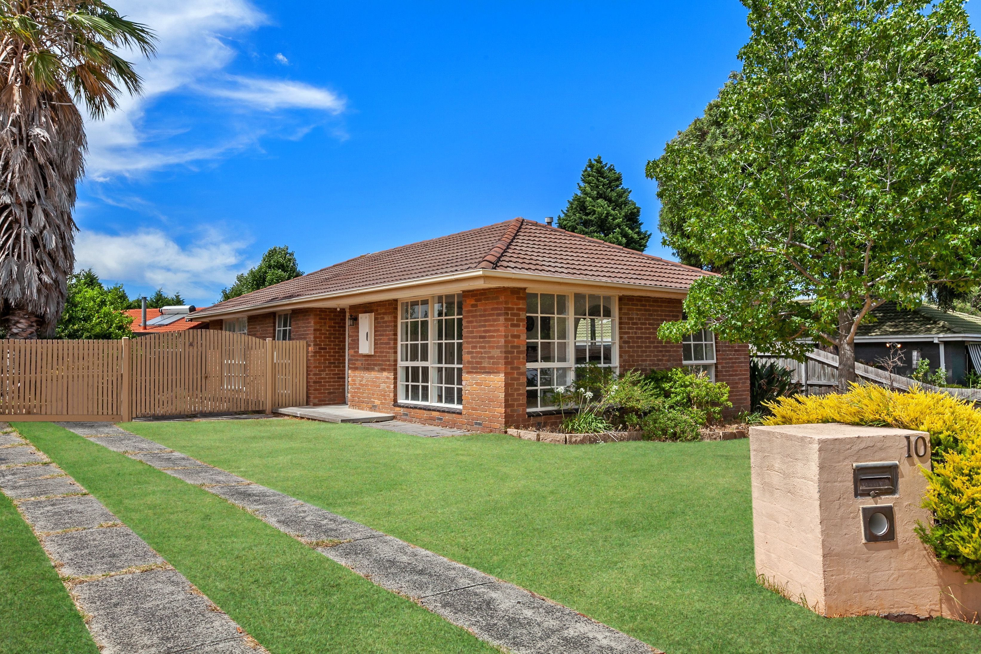 10 Wenden Road, Mill Park, VIC 3082