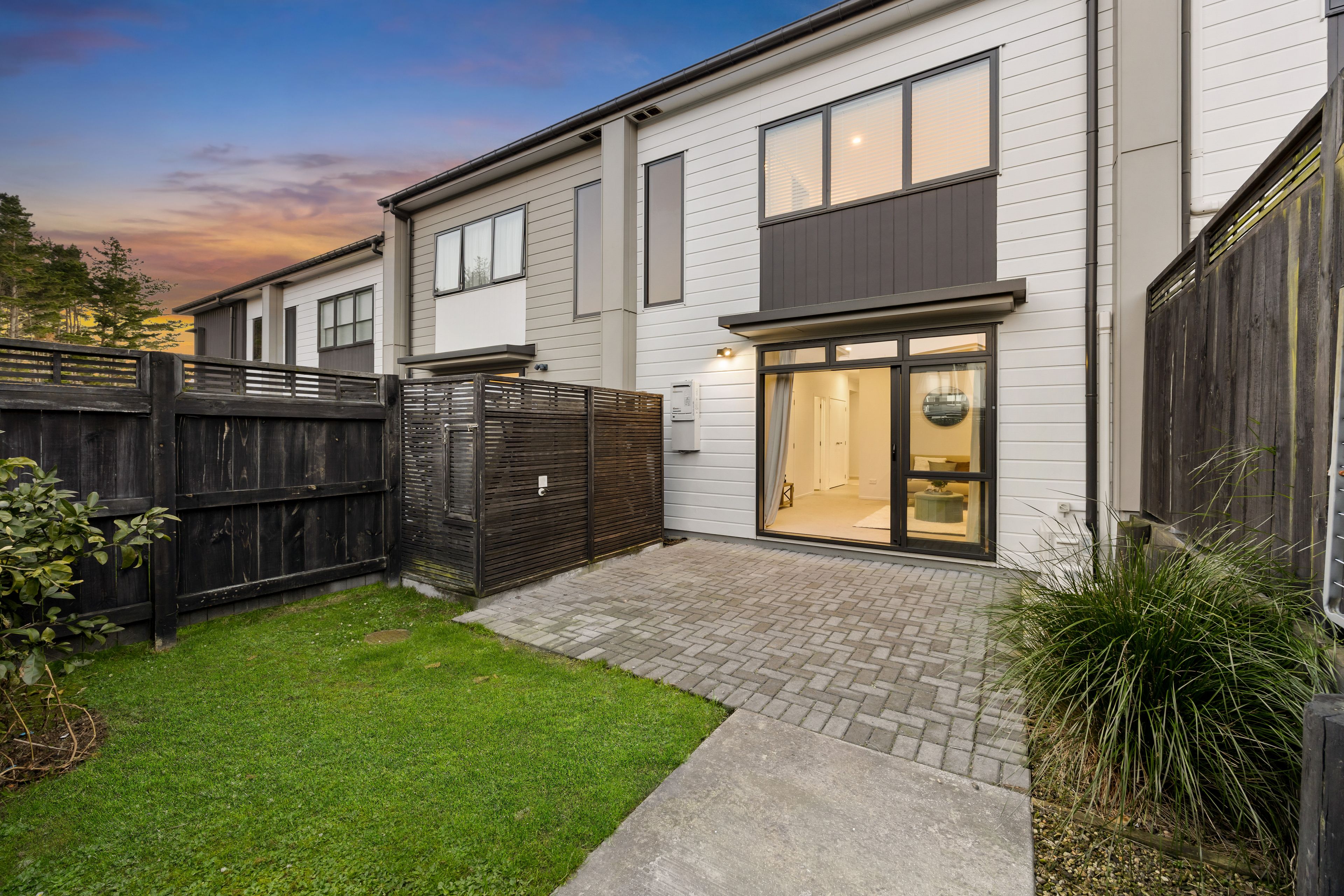 7 Pukewhero Rise, Westgate, Waitakere City