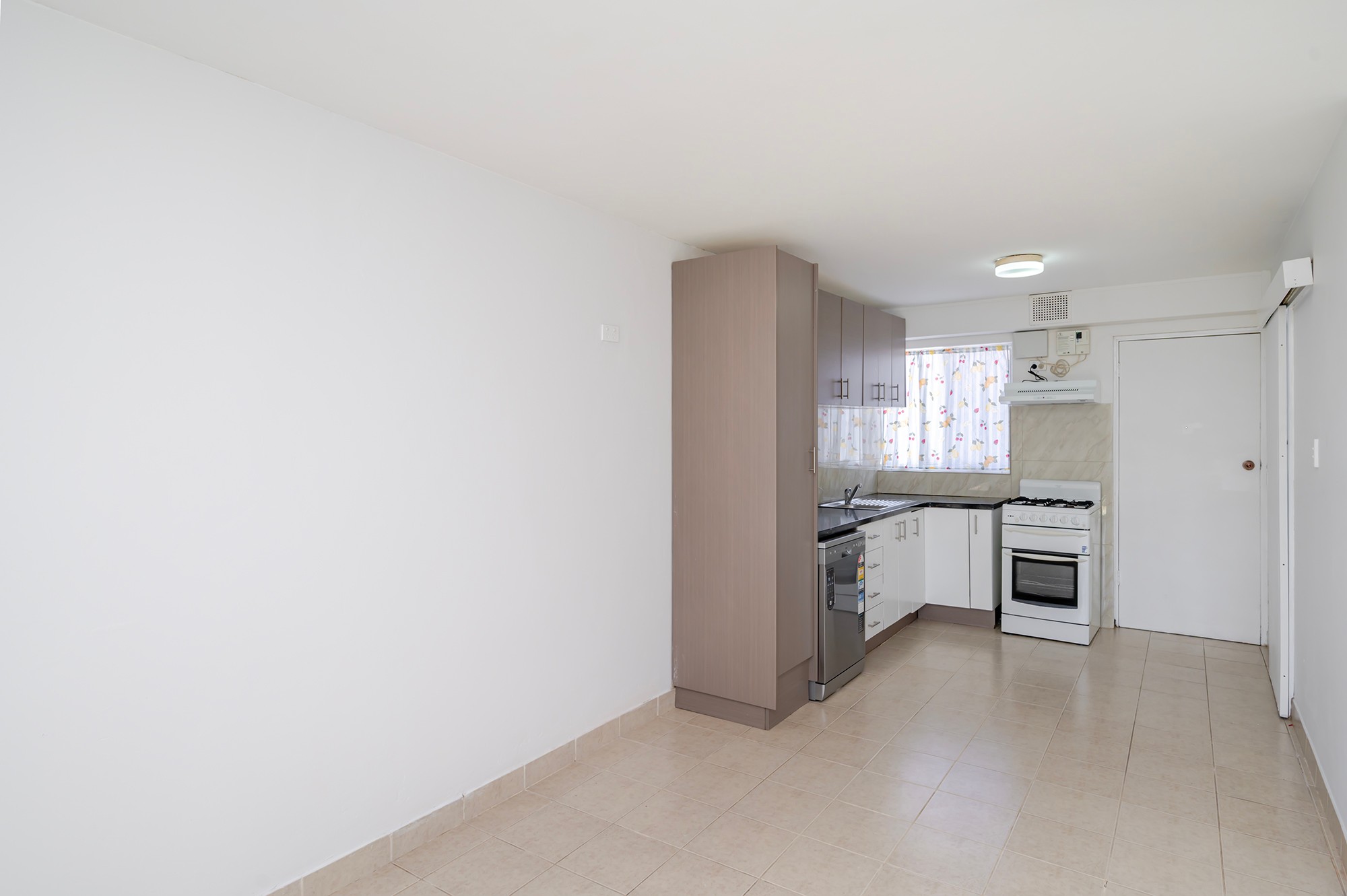 1/5 Welshpool Road, St James, WA 6102