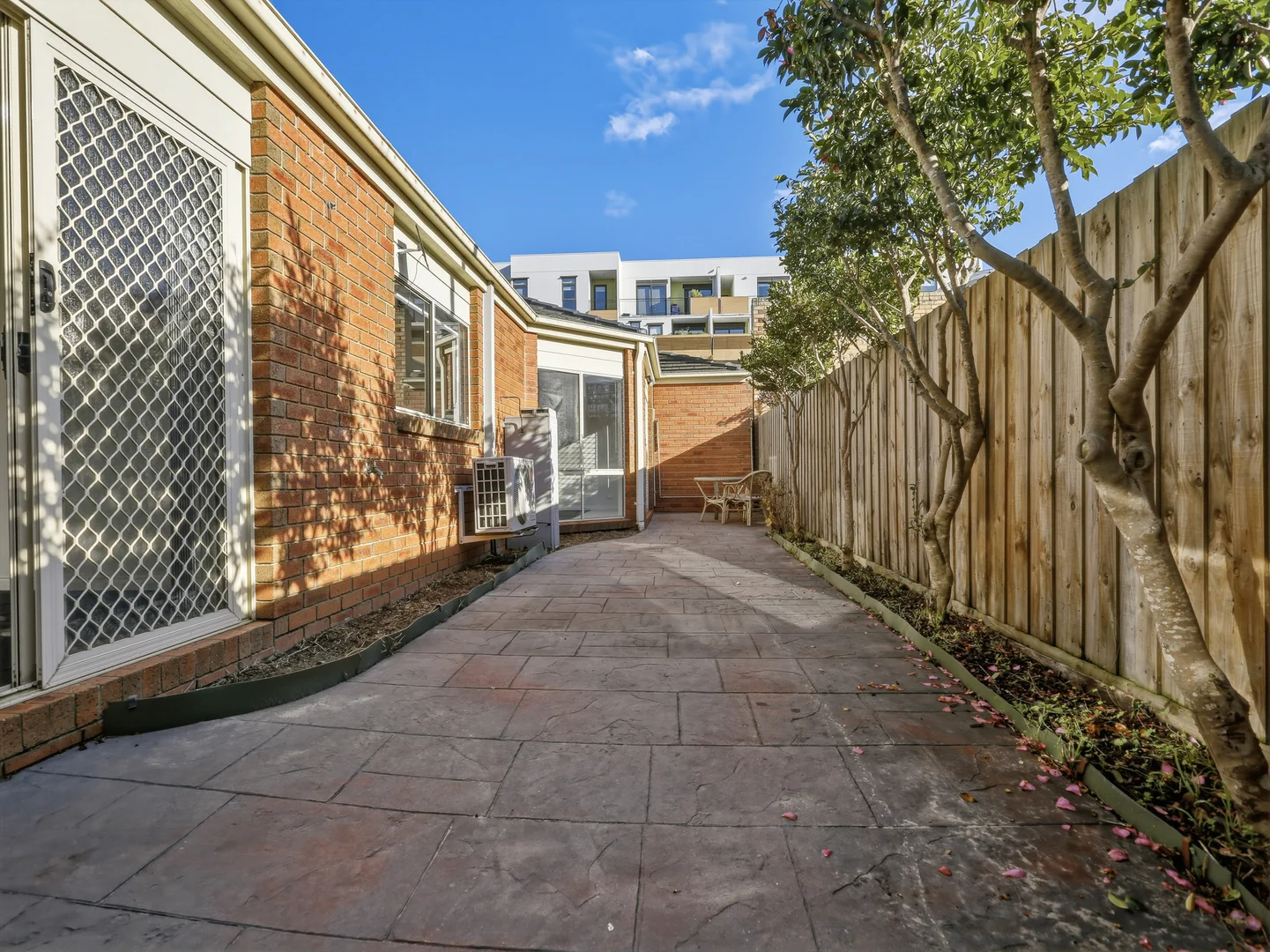 7 Stanley Avenue — photo 8 of 11