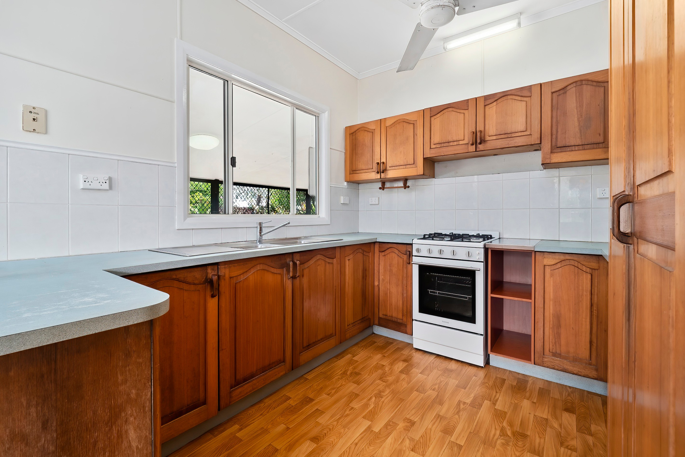 6 Howe Street, Gordonvale, QLD 4865