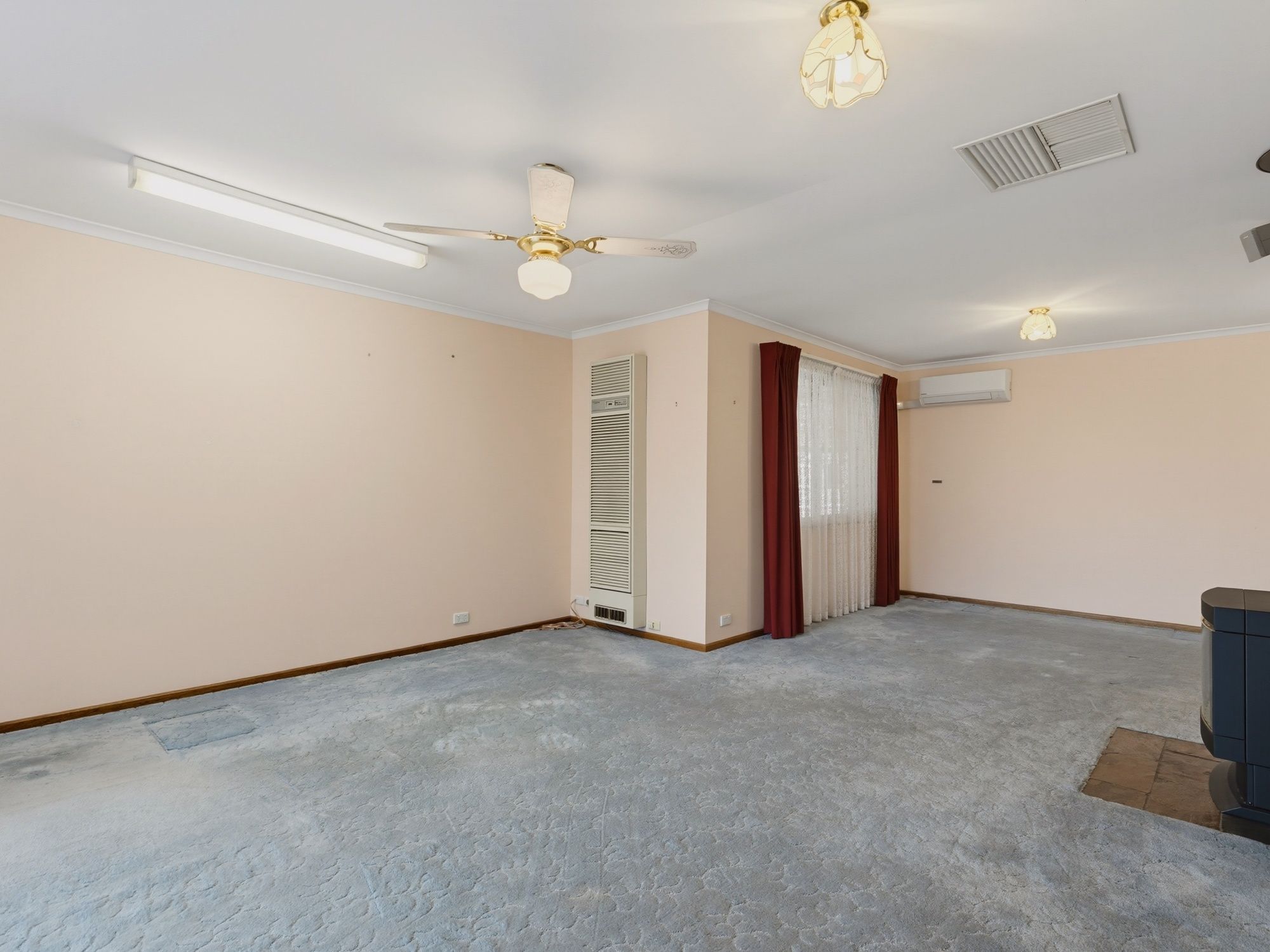 2 Frenshams Drive — photo 3 of 21
