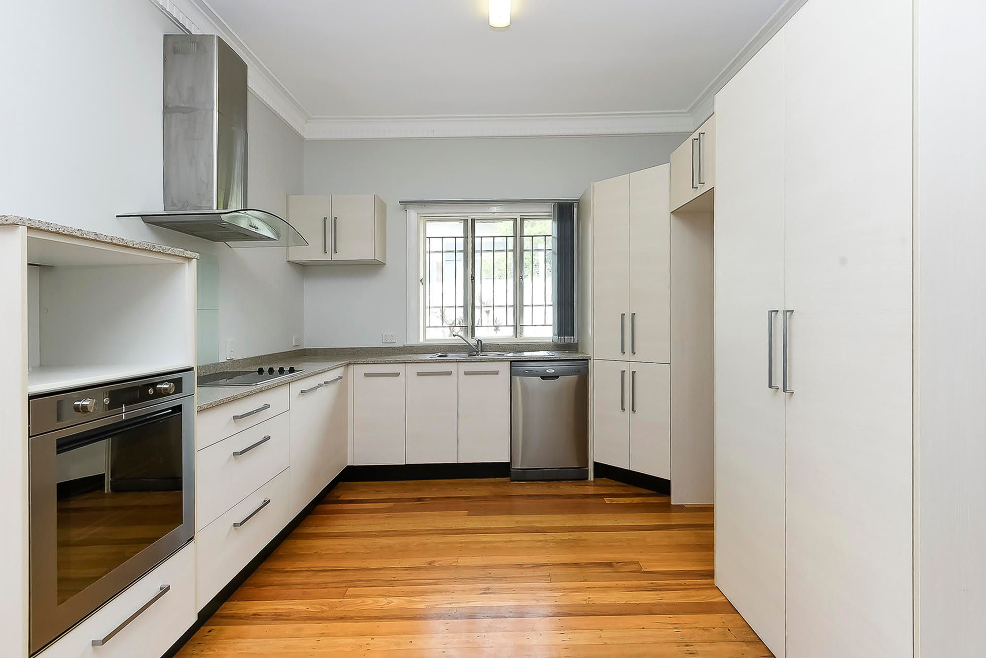 150 Shrapnel Road, Cannon Hill, QLD 4170