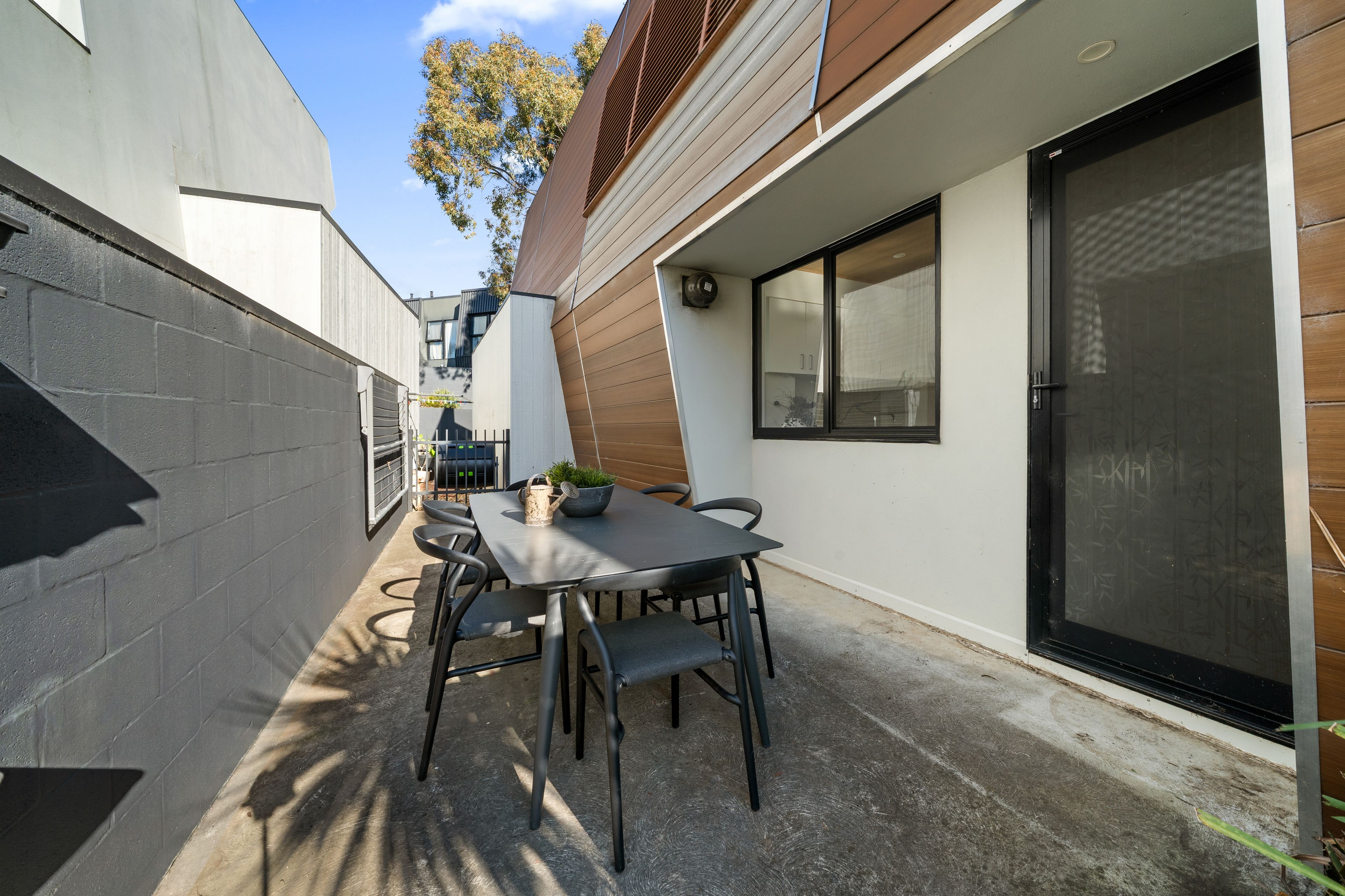 141 Thynne Street — photo 15 of 26