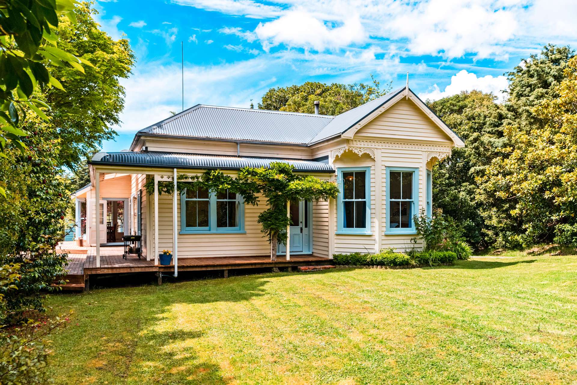 144 Waipoka Road photo 0