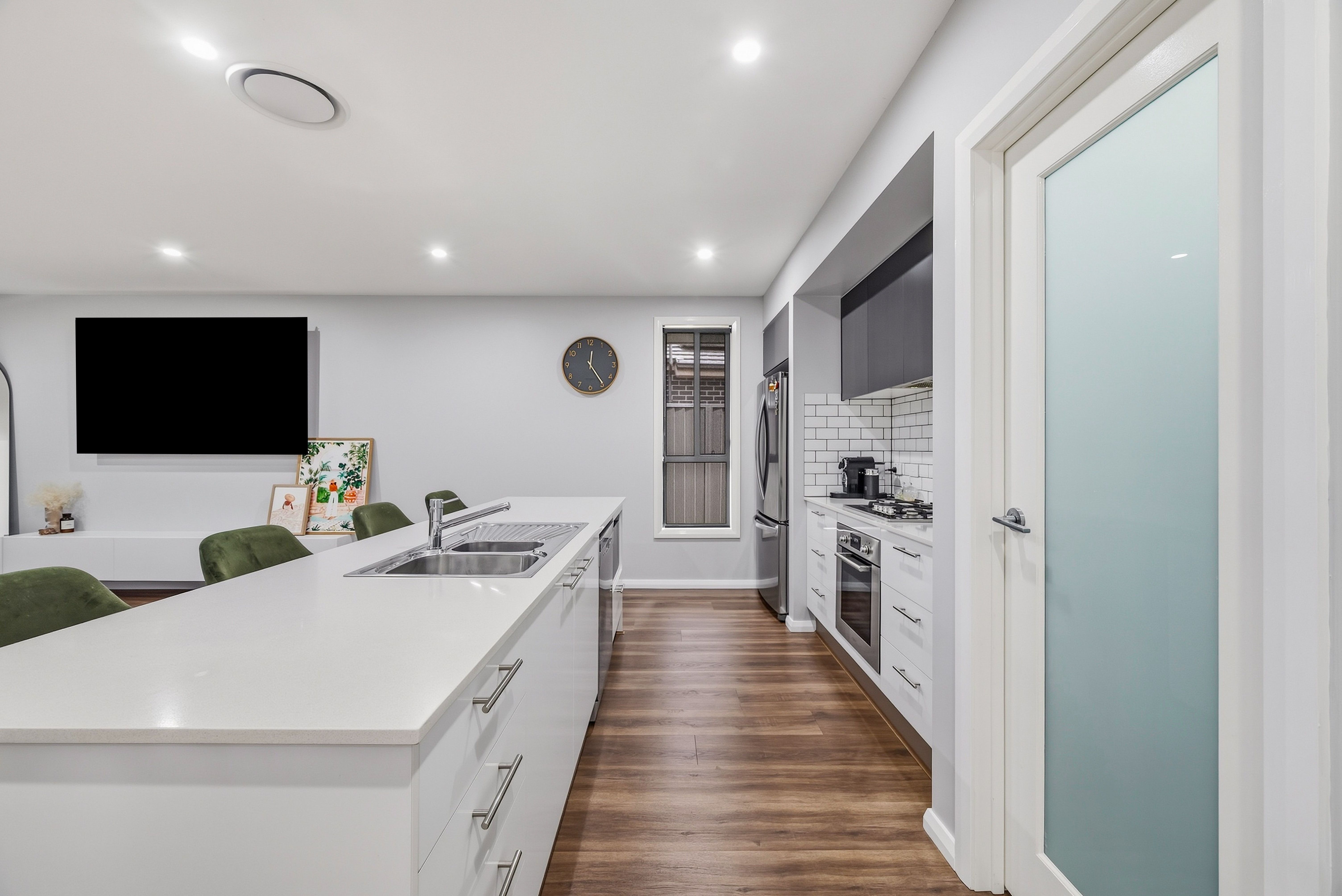 26 Phillips Avenue — photo 5 of 13