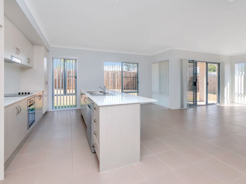 30 Essington Mews, Leichhardt, QLD 4305