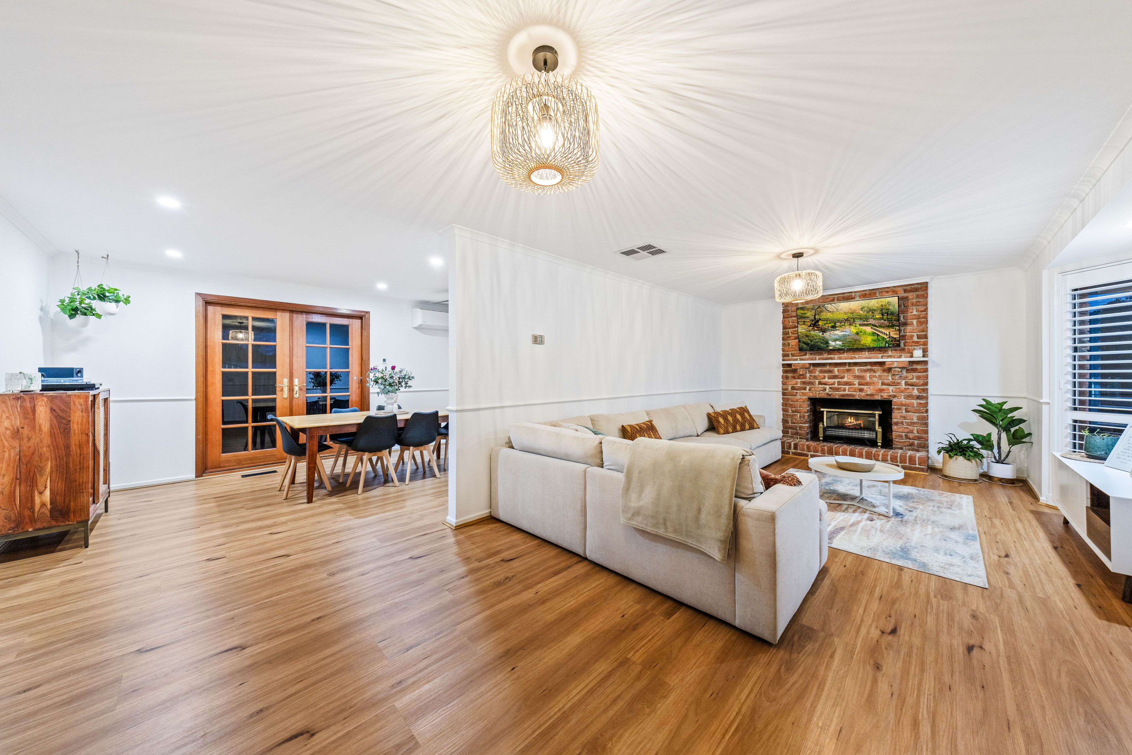 27 Strafford Avenue, Cranbourne VIC 3977
