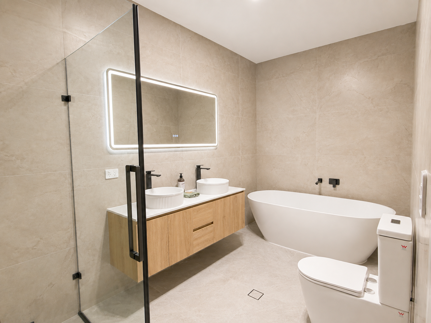 2/26b Norton Street — photo 4 of 5
