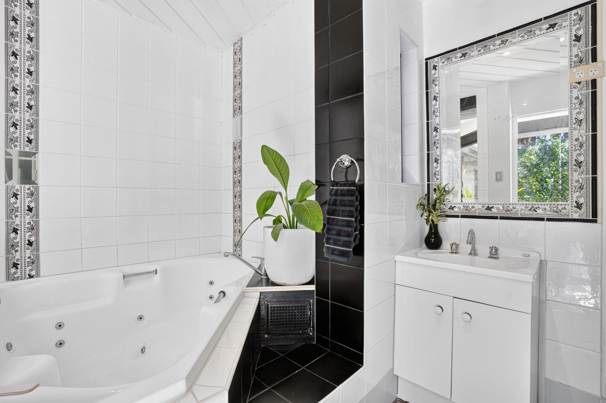 187 Empire Bay Drive — photo 7 of 19