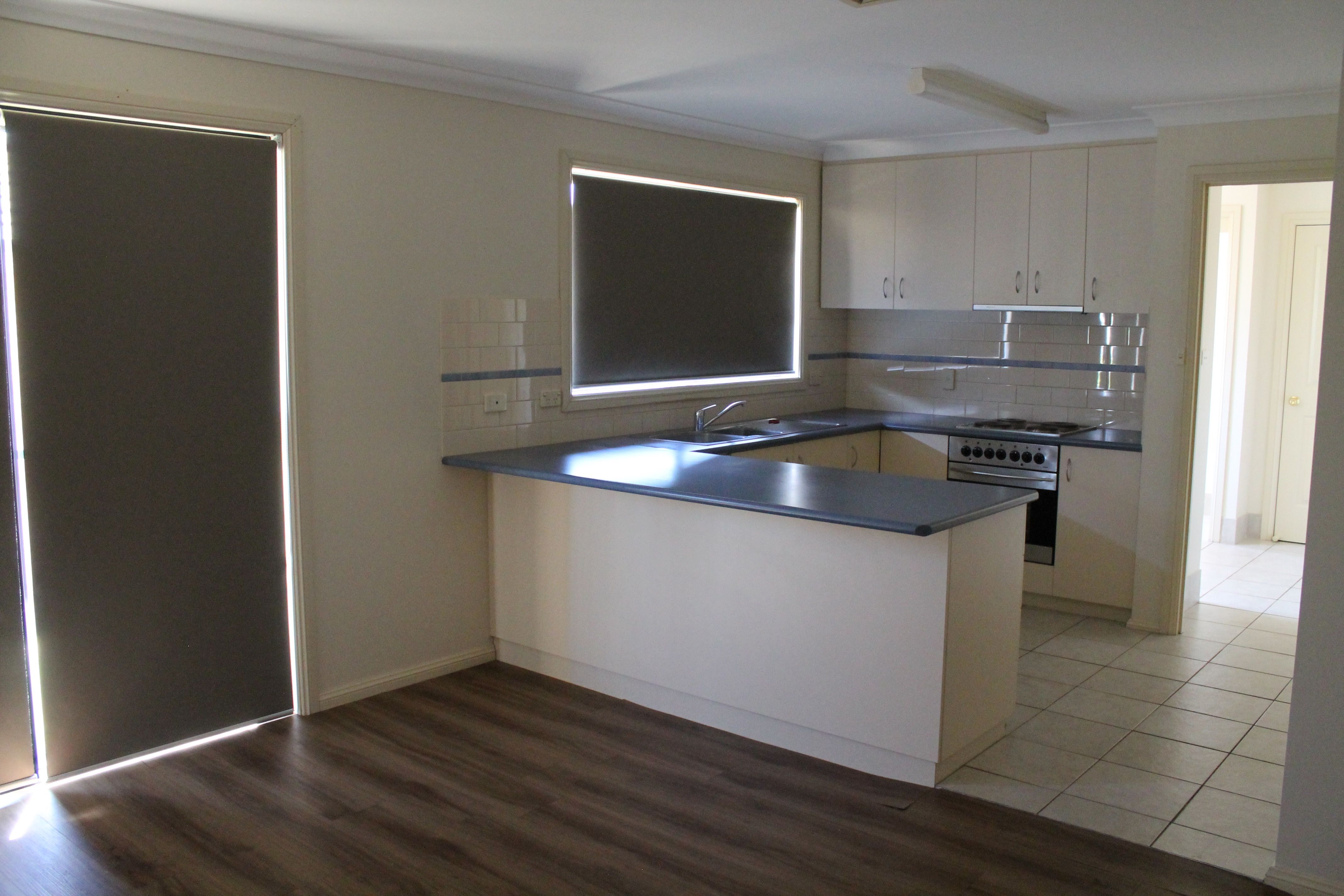 2/50 Kimba Drive, Glenfield Park, NSW 2650
