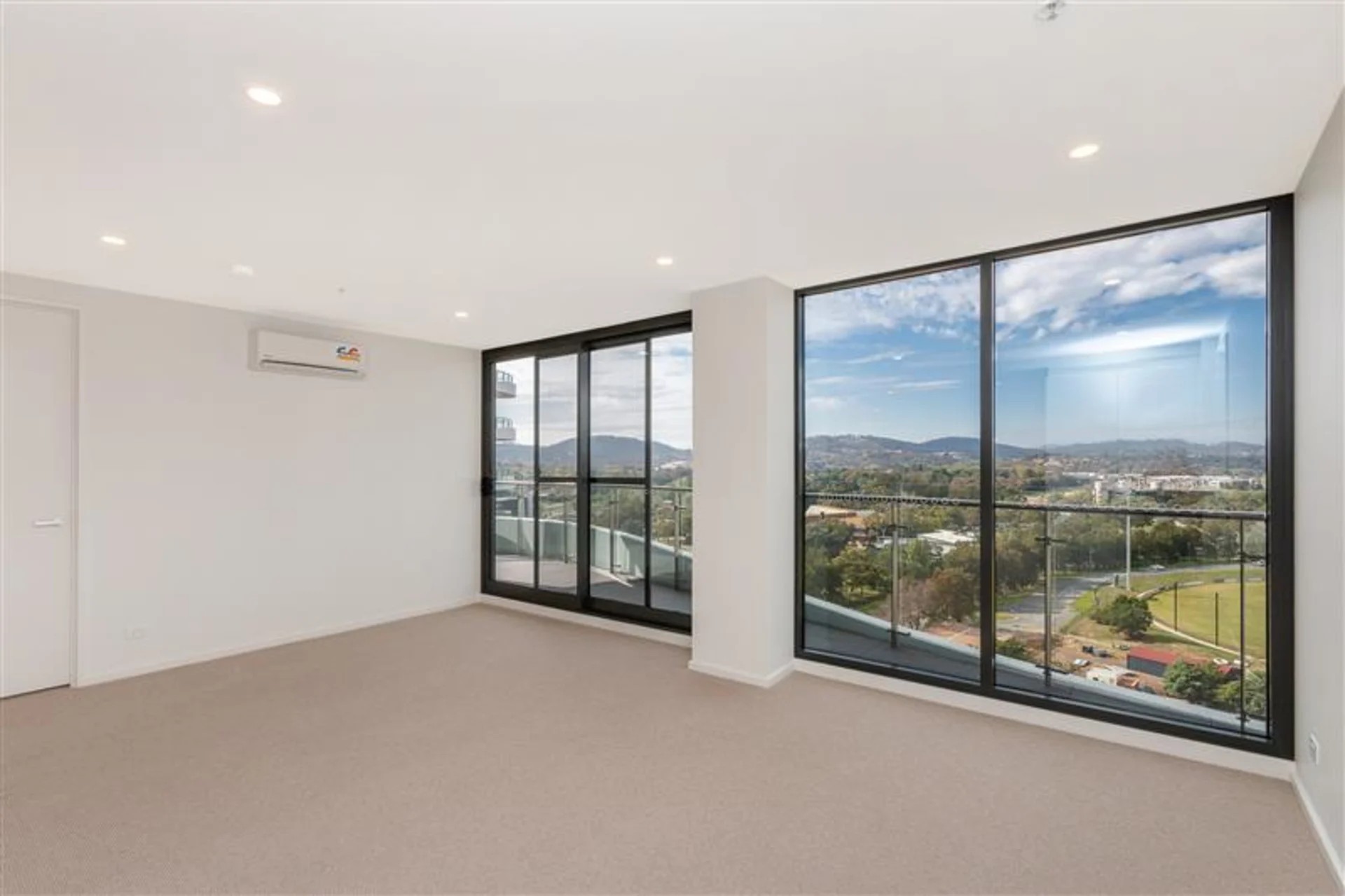 255/15 Irving Street, Phillip, ACT 2606
