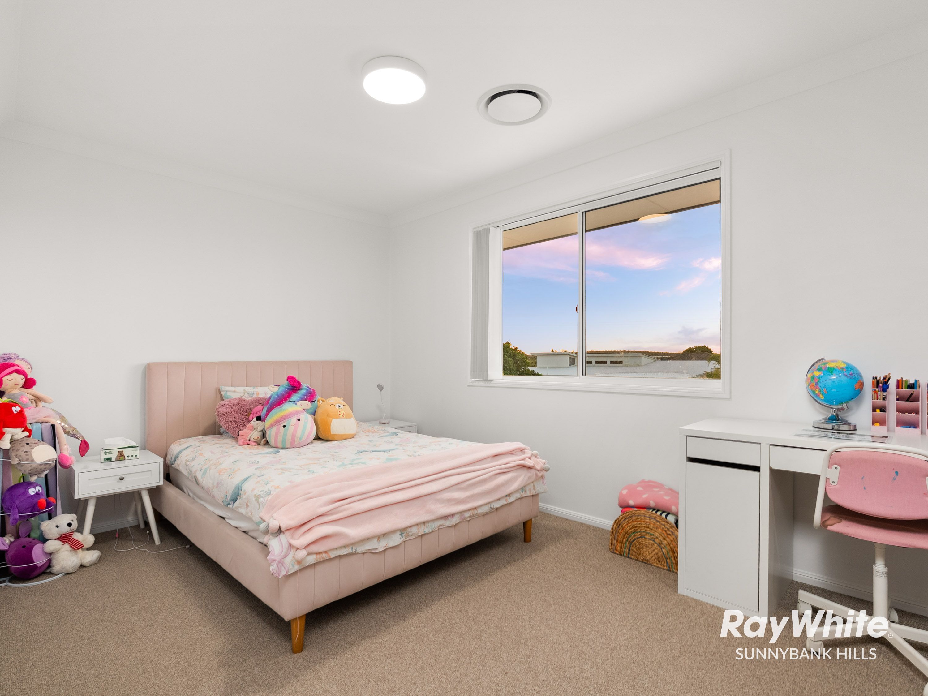 22 Cornell Close — photo 25 of 30