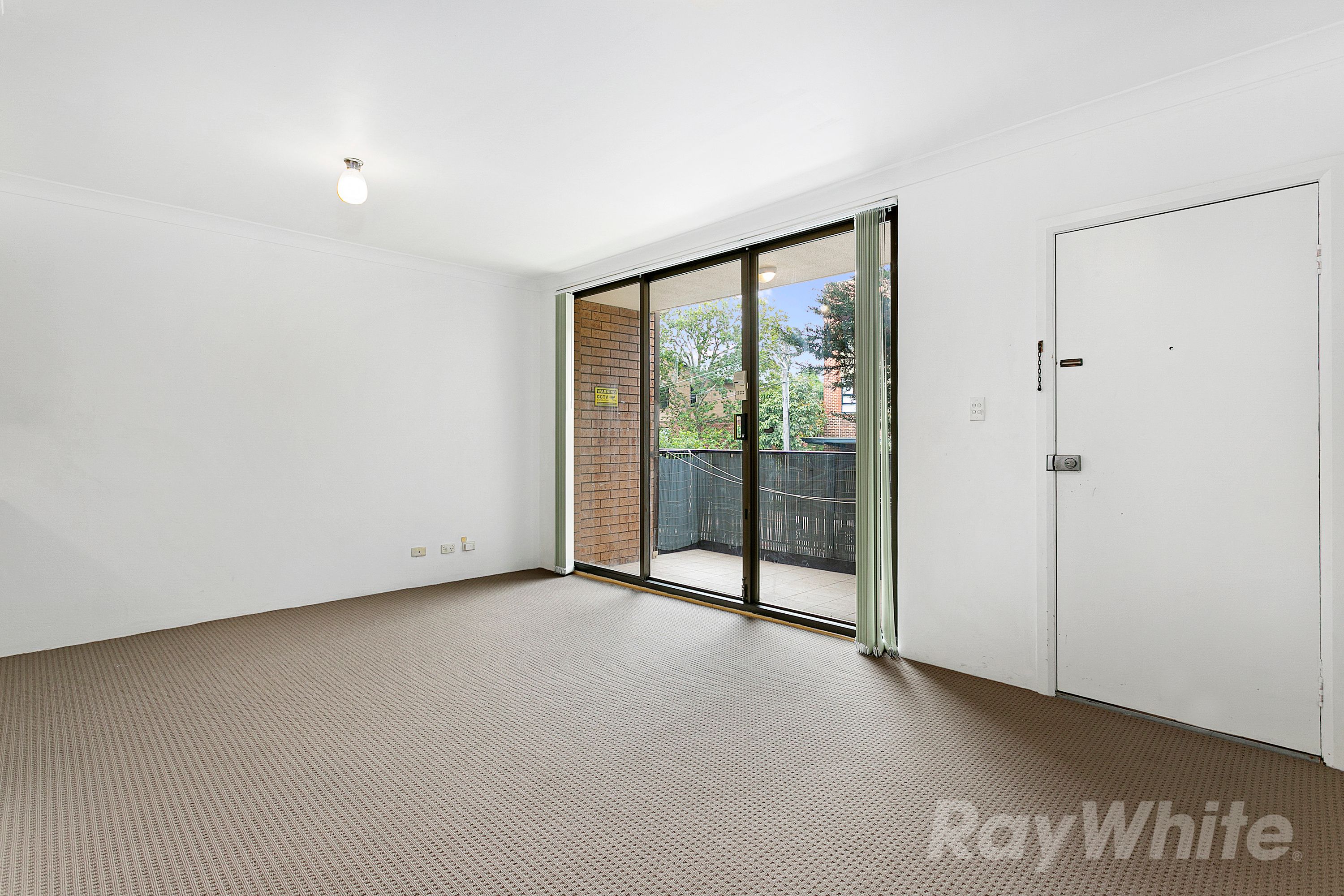 3/181 Missenden Road — photo 4 of 11
