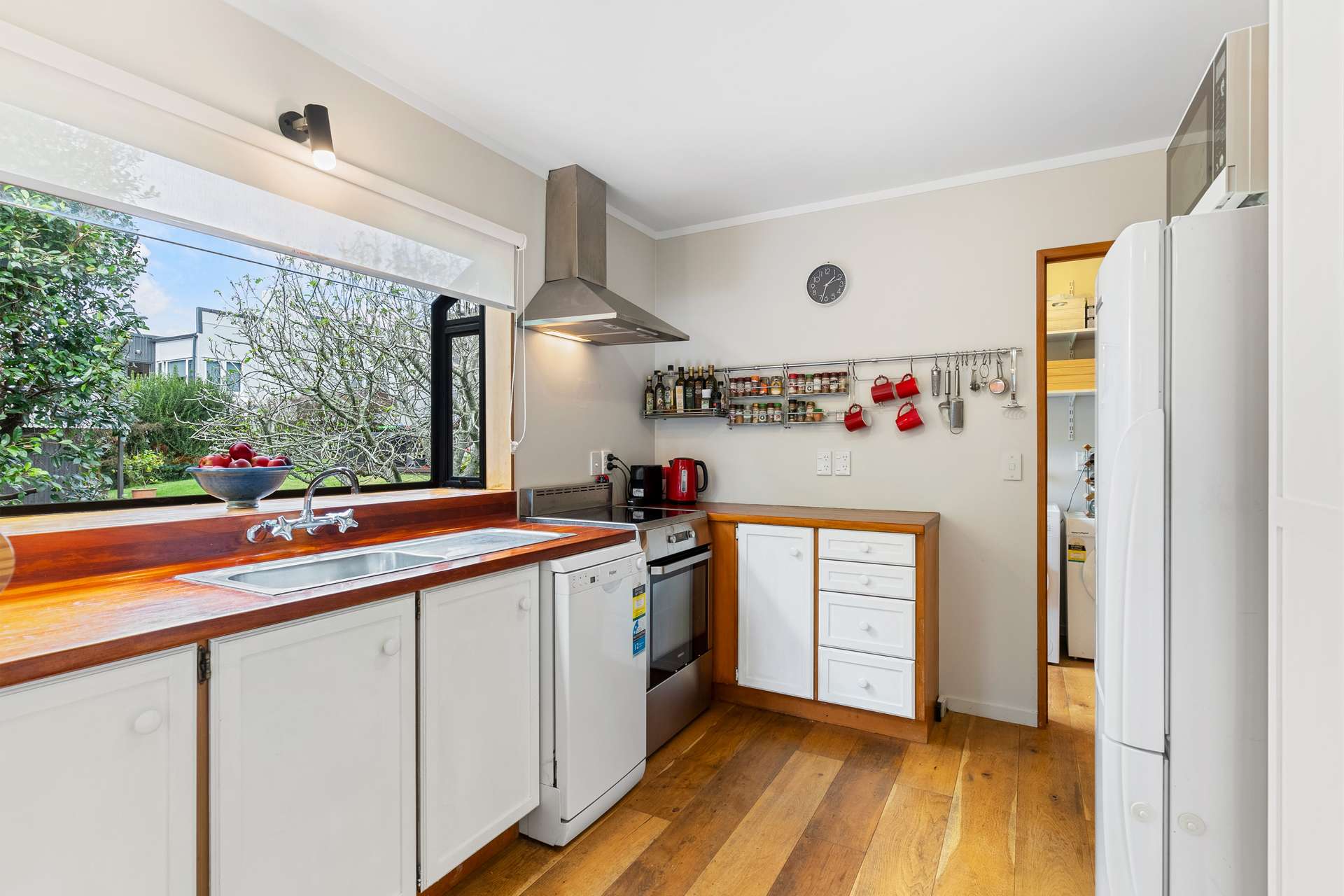 2/120 Riddell Road photo 5