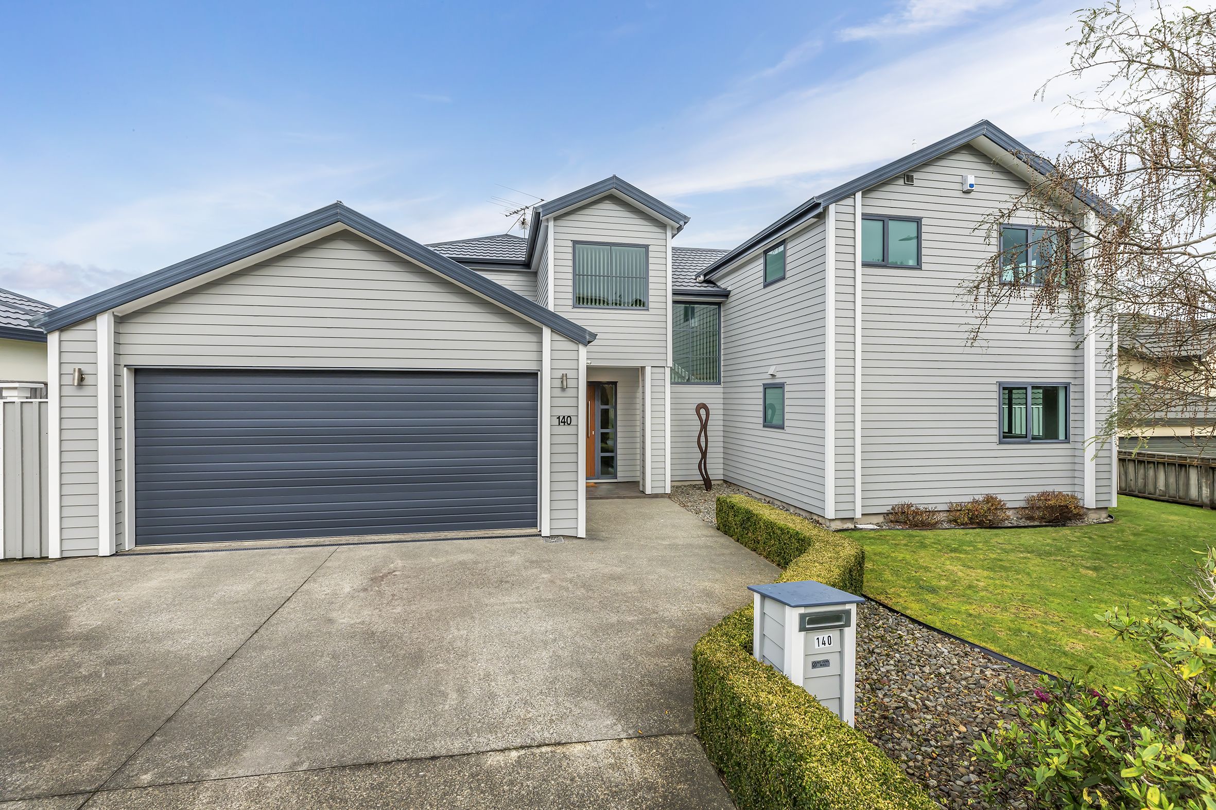 140 Woodman Drive, Tawa, Wellington City