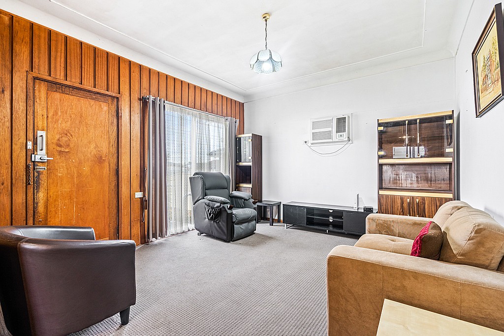 90 TORRENS, Canley Heights, NSW 2166