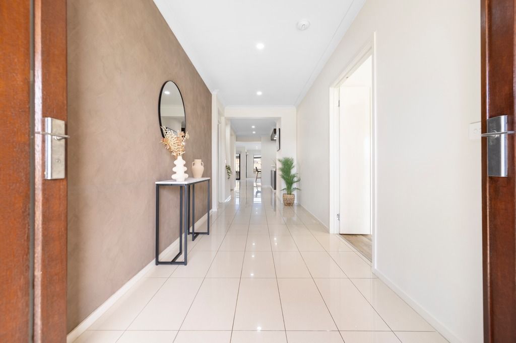 26 Spearmint Boulevard, MANOR LAKES, VIC 3024
