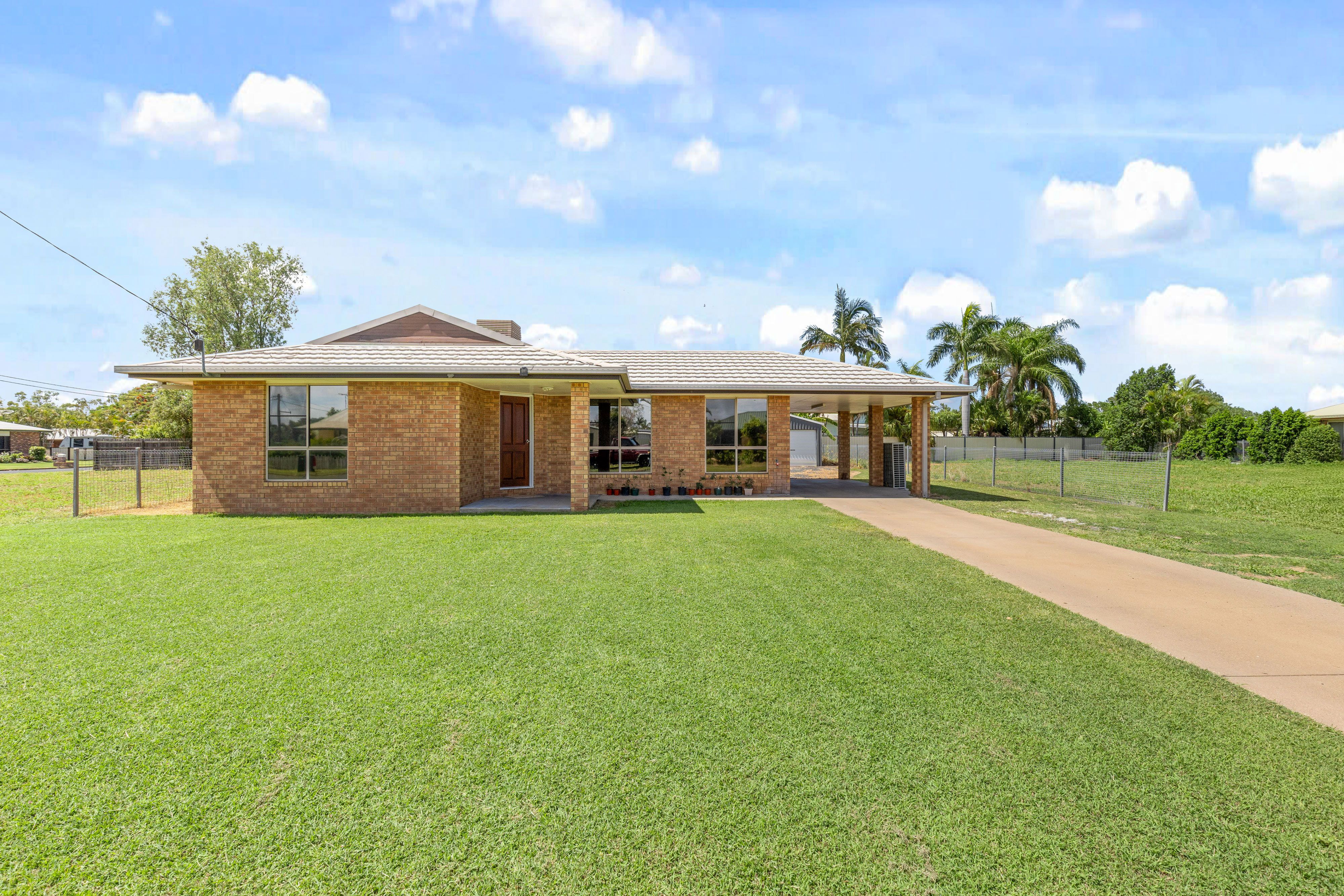 2 Smith Place, Emerald, QLD 4720