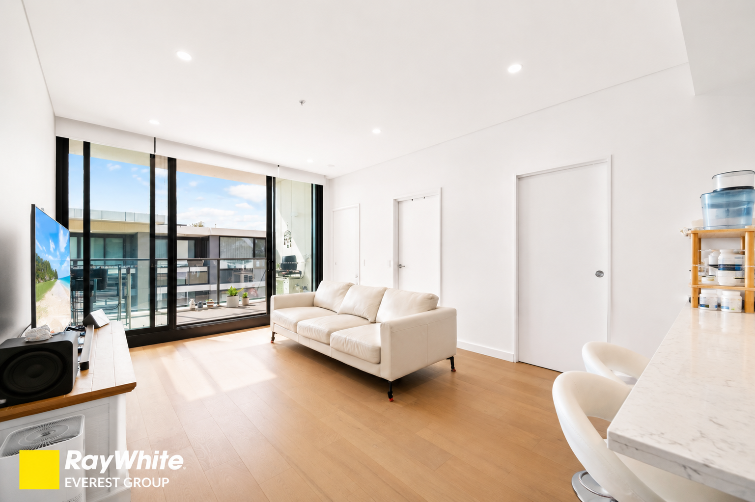 319/1B Vangelis Street — photo 5 of 19