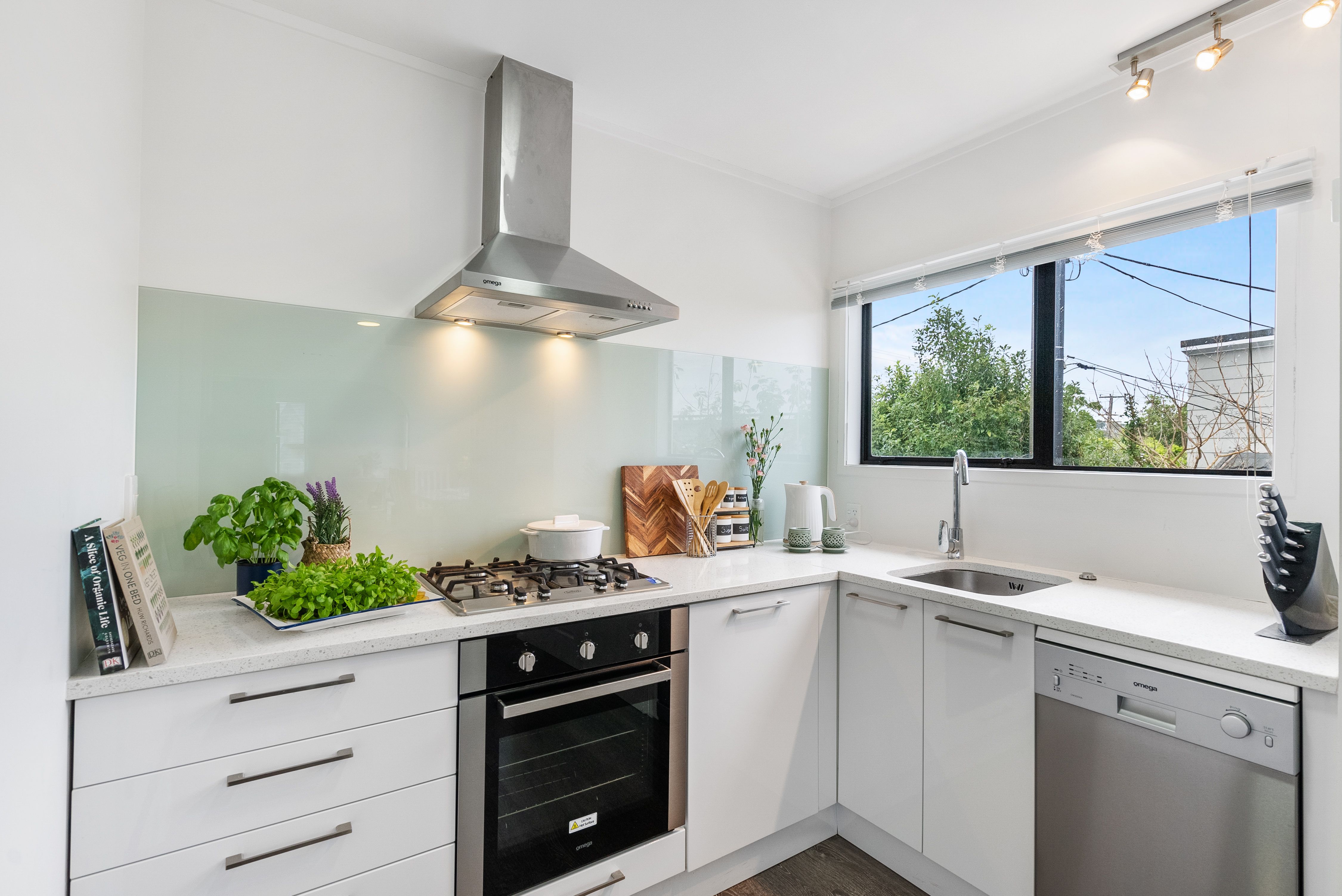 2/181 Rangatira Road, Beach Haven, North Shore City