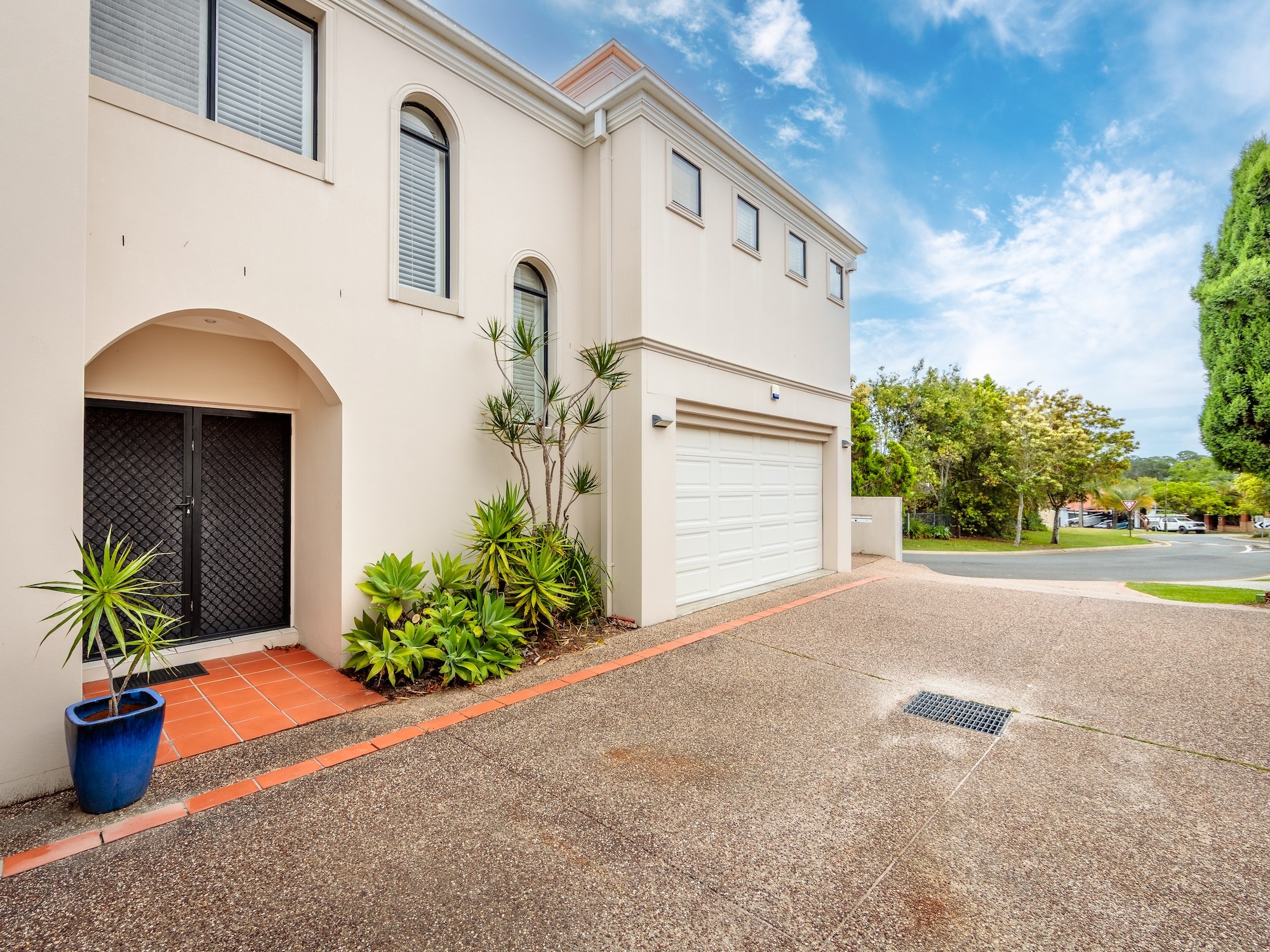 4/8 Blue Ridge Crescent, Varsity Lakes, QLD 4227