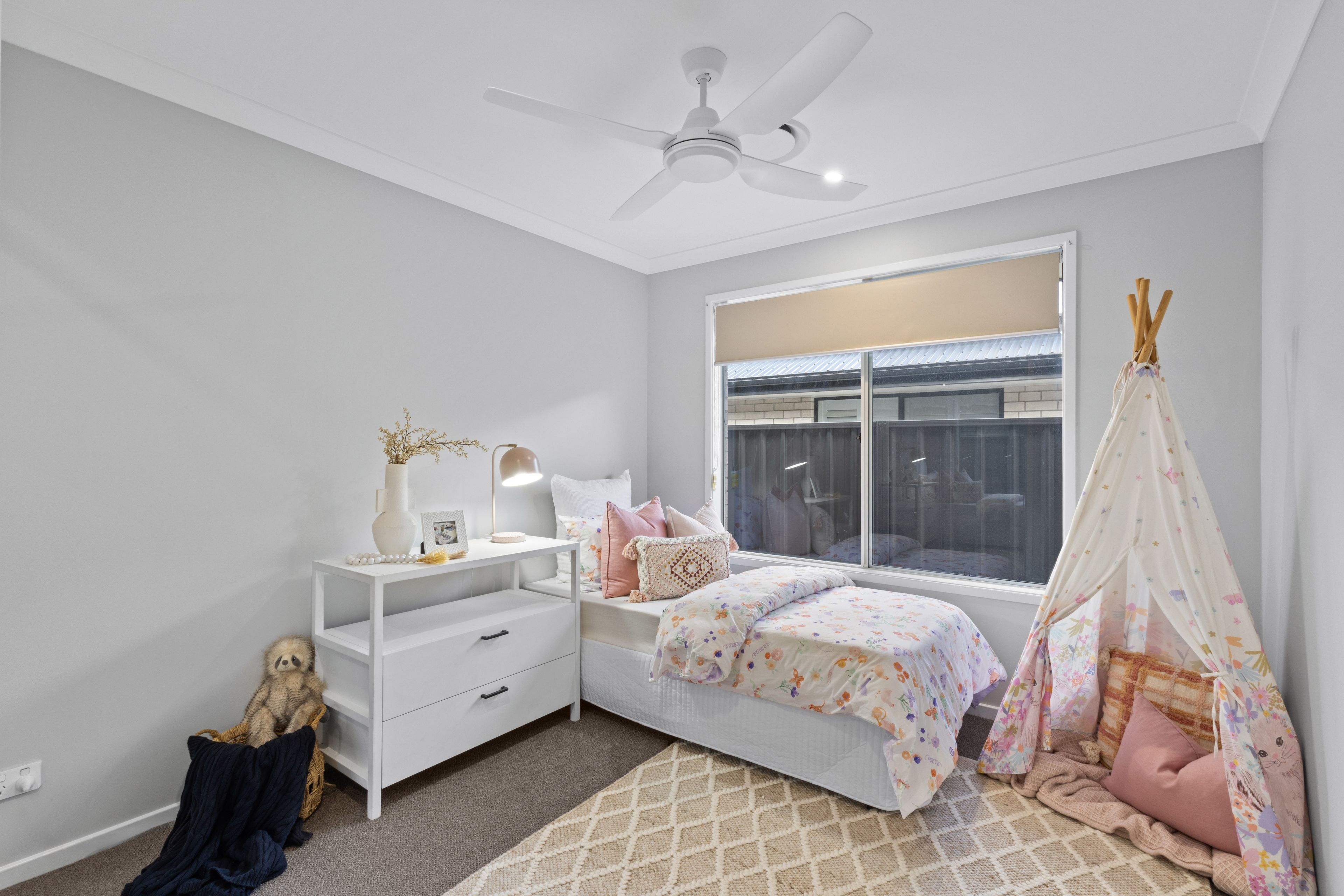 81 Carnarvon Drive — photo 5 of 18
